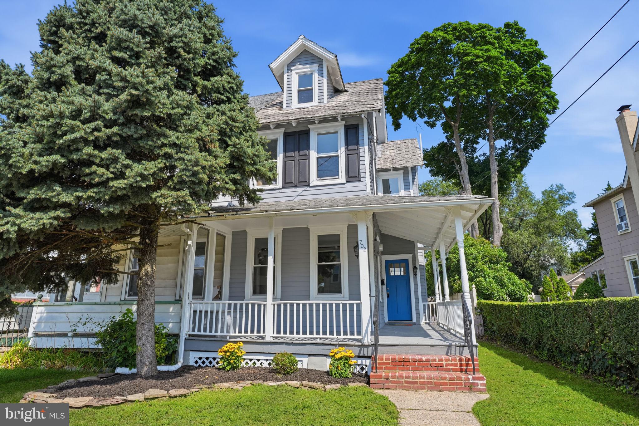 702 CHESTNUT STREET