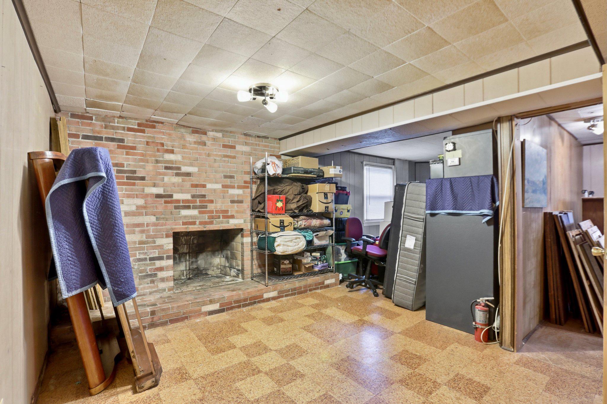 BROOKFIELD - Residential