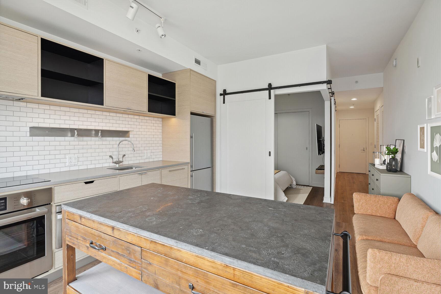 2030 8TH STREET NW PH-5