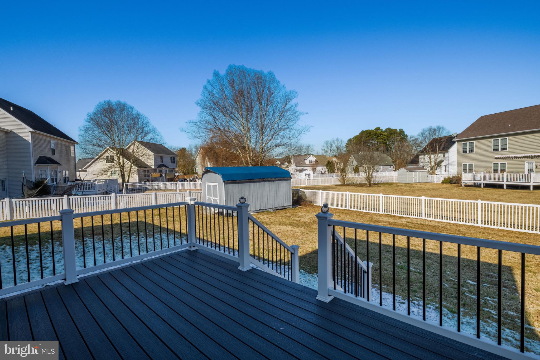 EAST FIELD - Residential