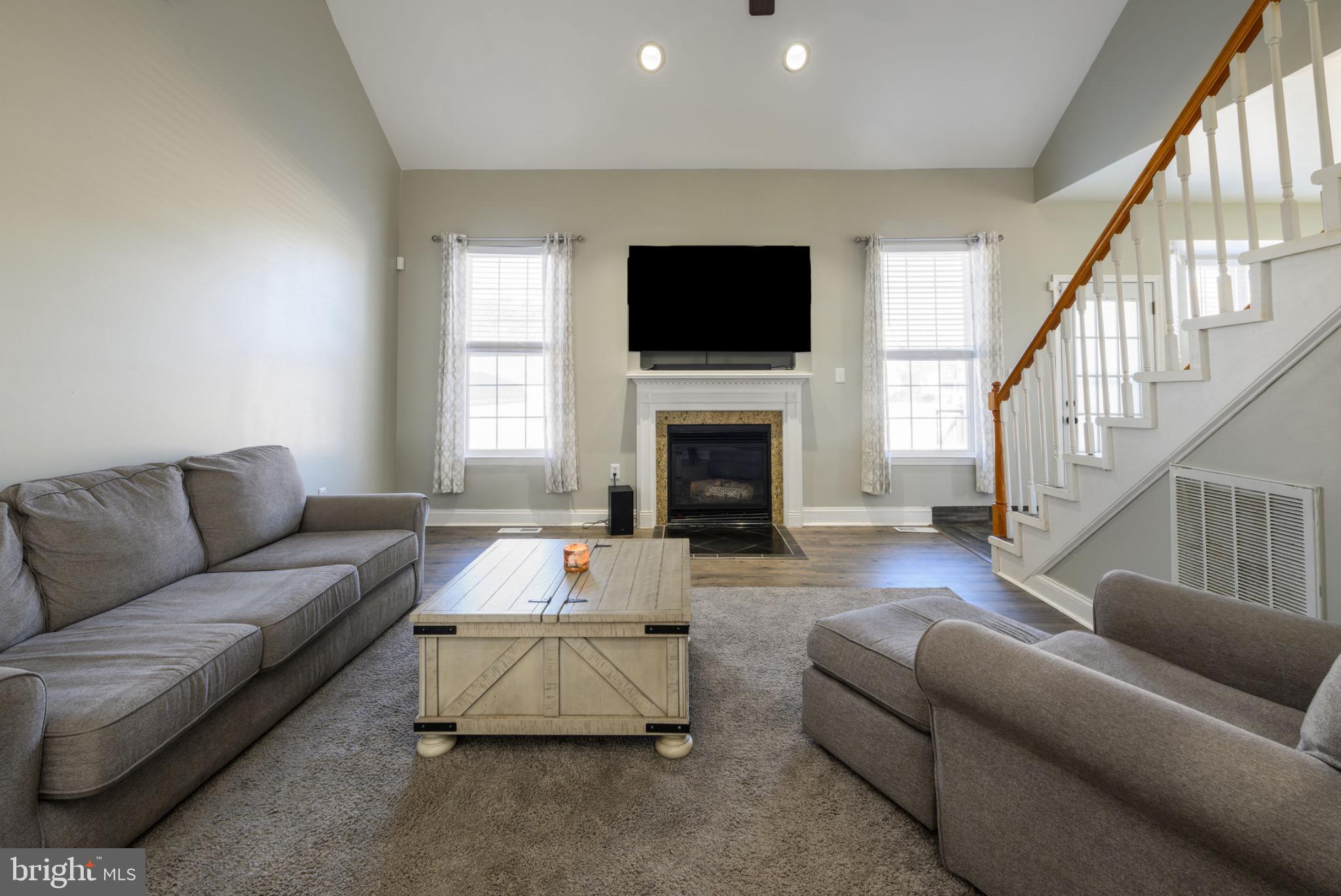 EAST FIELD - Residential