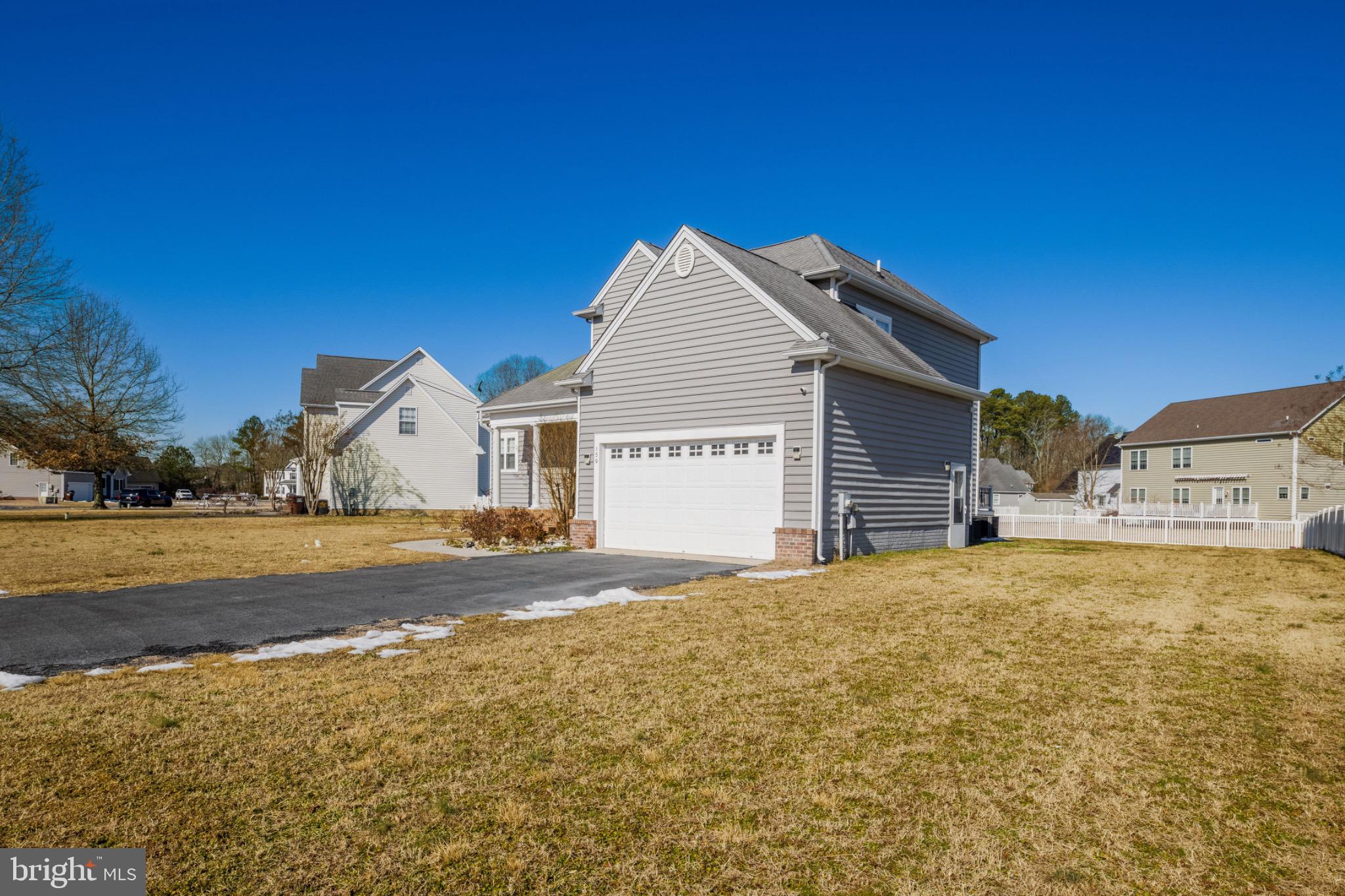 EAST FIELD - Residential