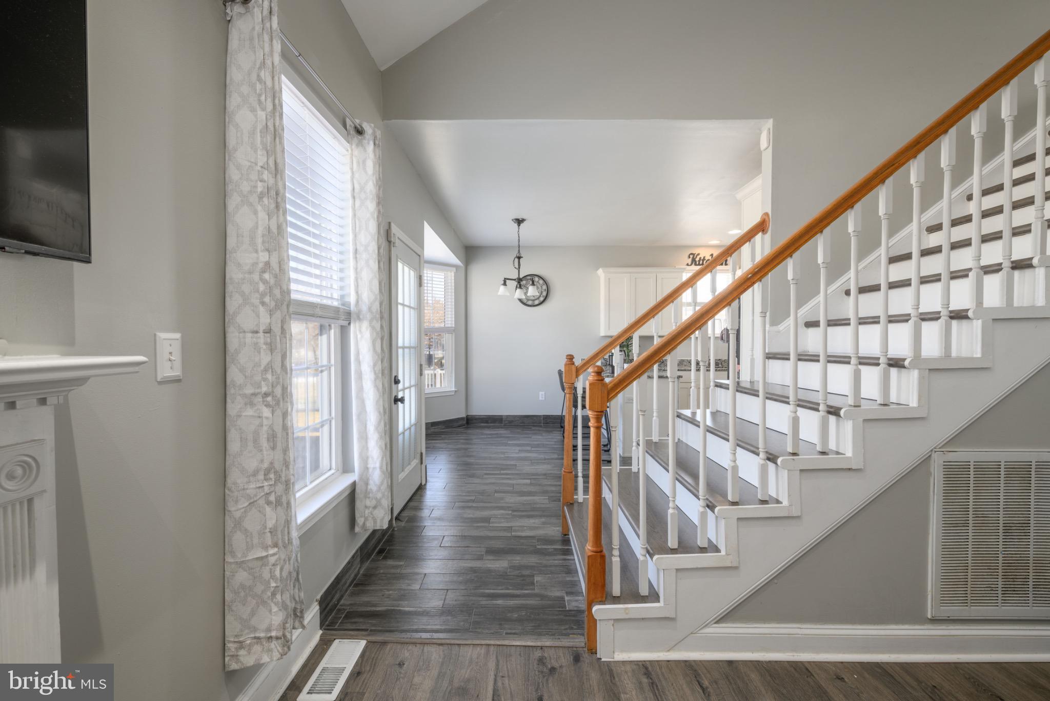 EAST FIELD - Residential