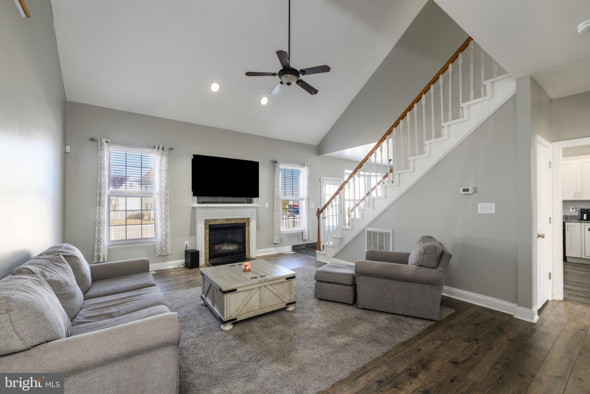 EAST FIELD - Residential