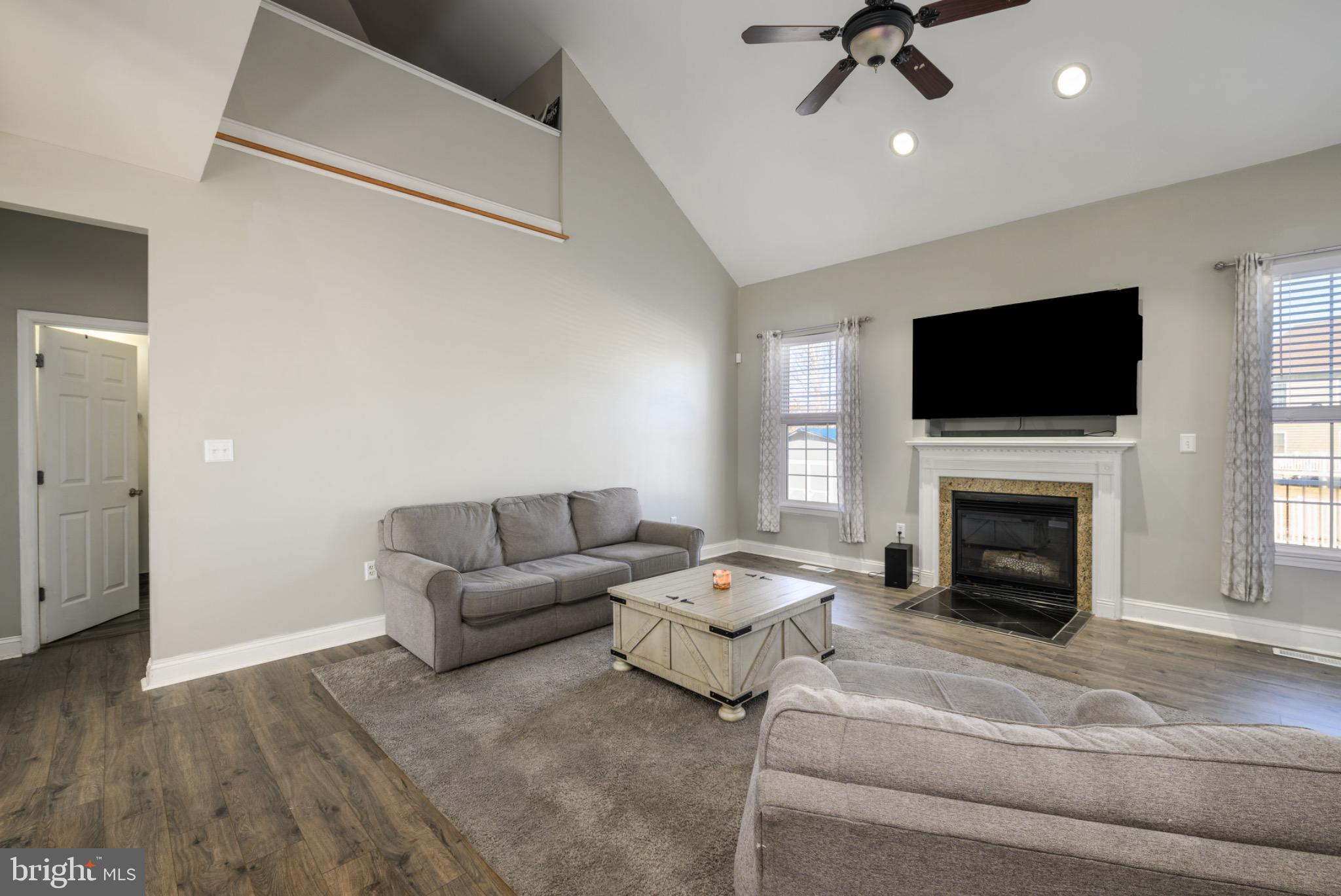 EAST FIELD - Residential