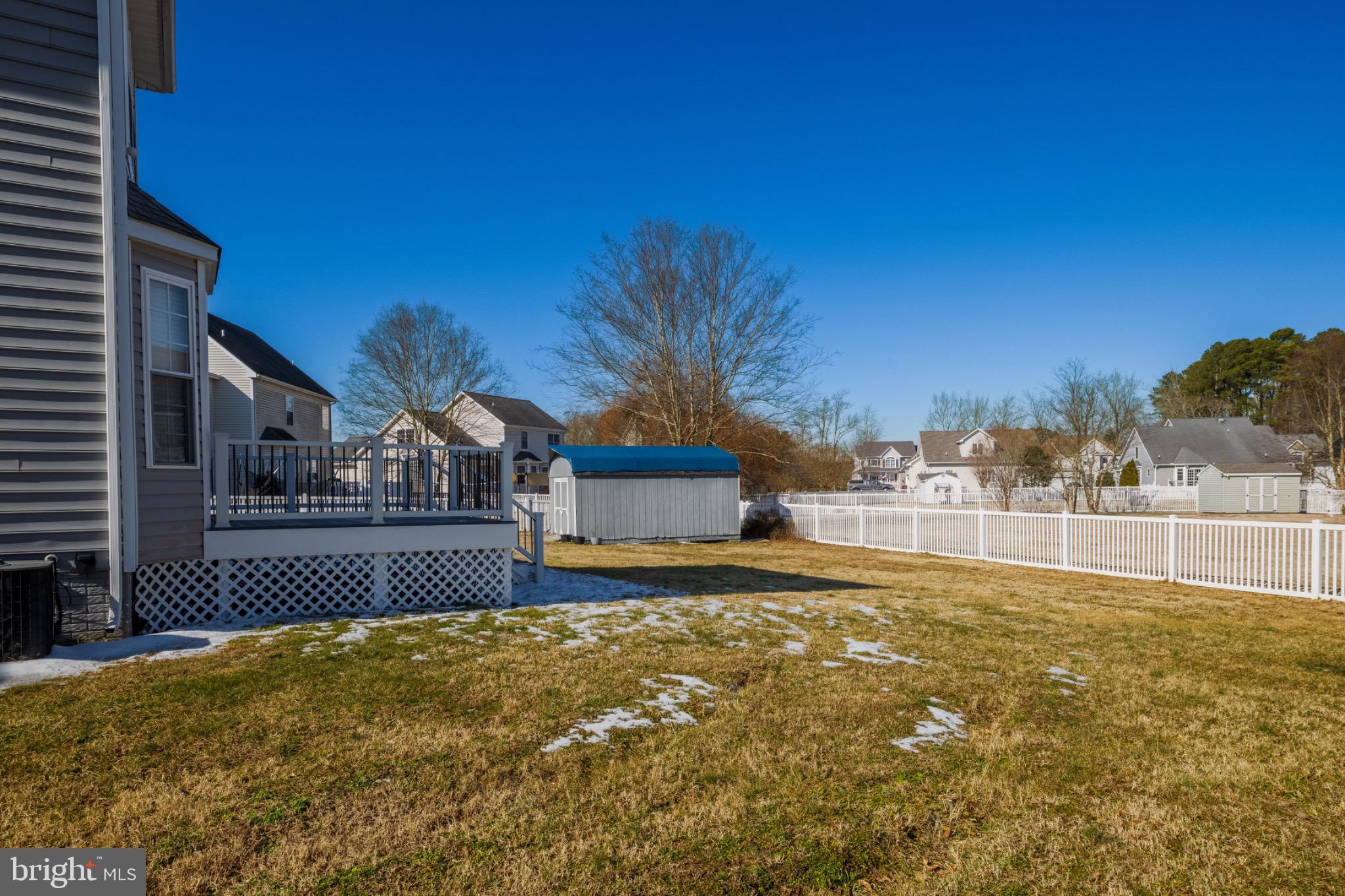 EAST FIELD - Residential