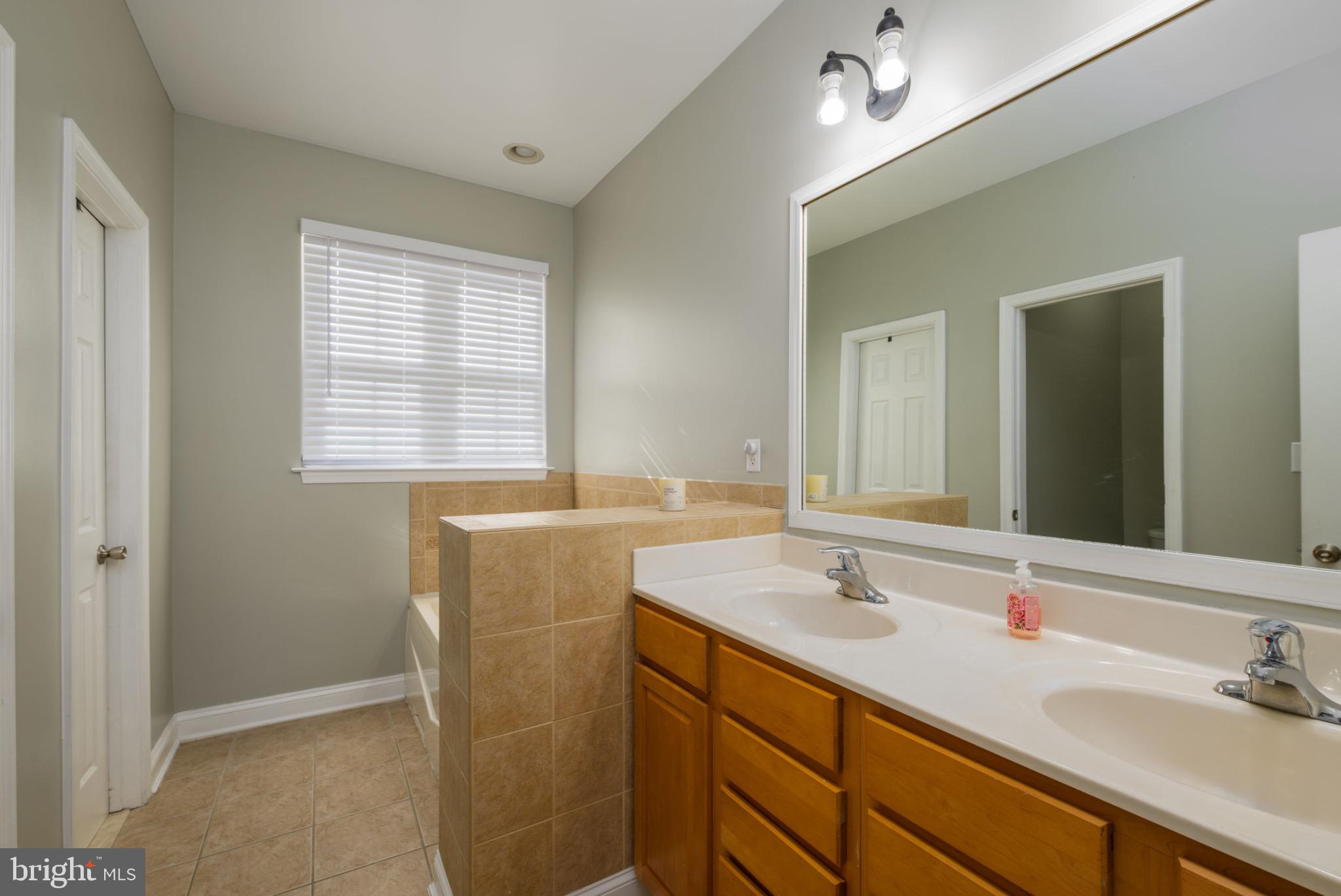 EAST FIELD - Residential