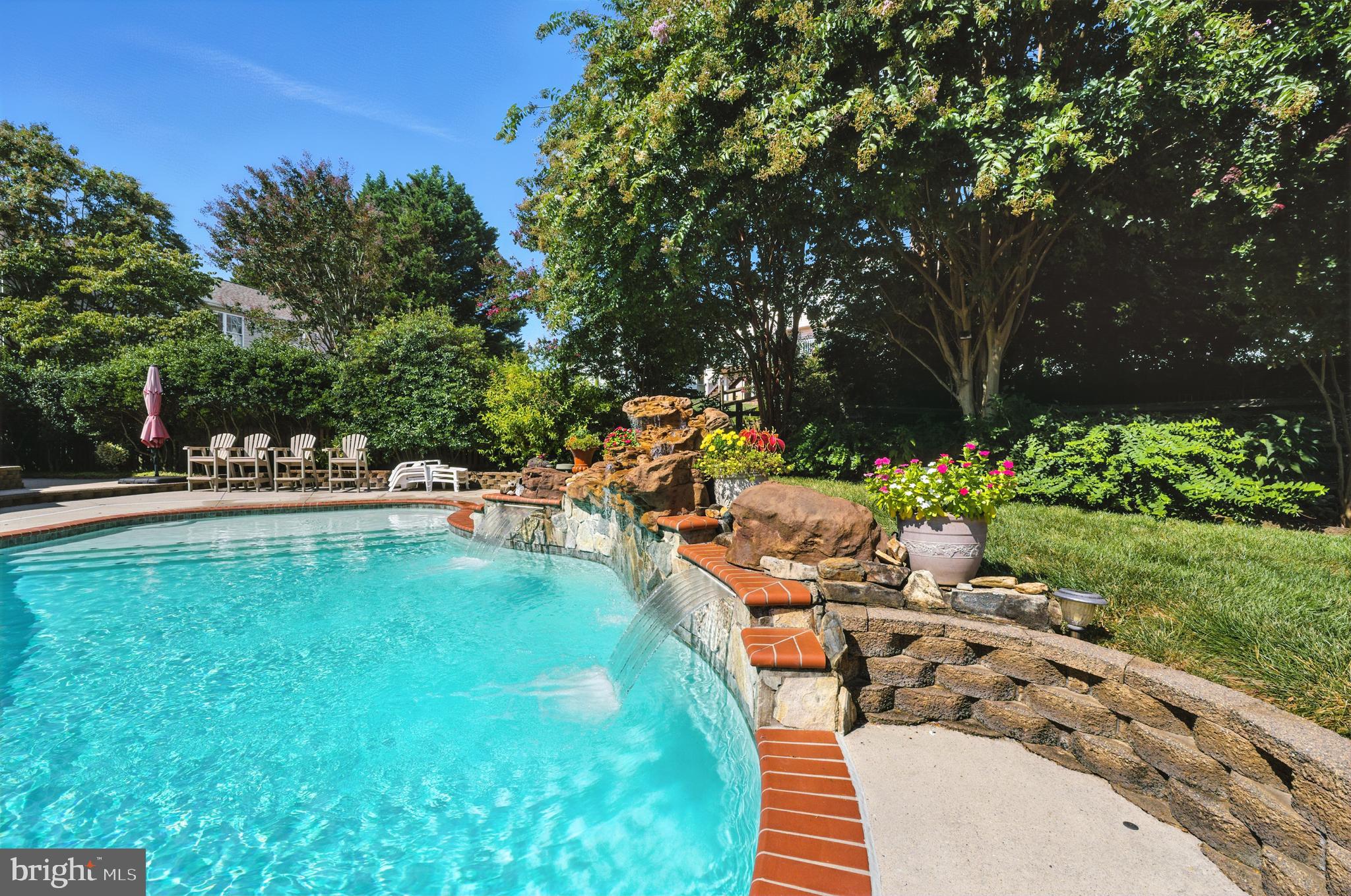 OVERVIEW MANOR - Residential