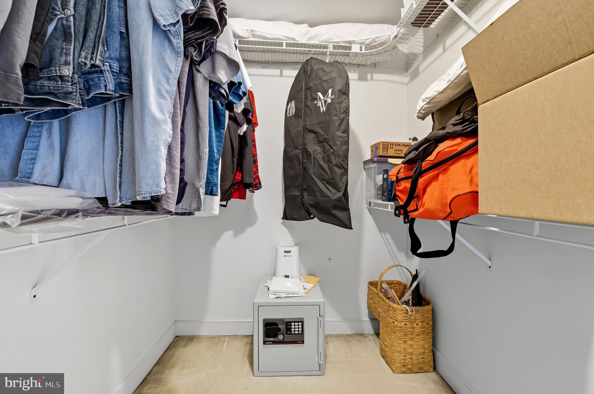 OVERVIEW MANOR - Residential