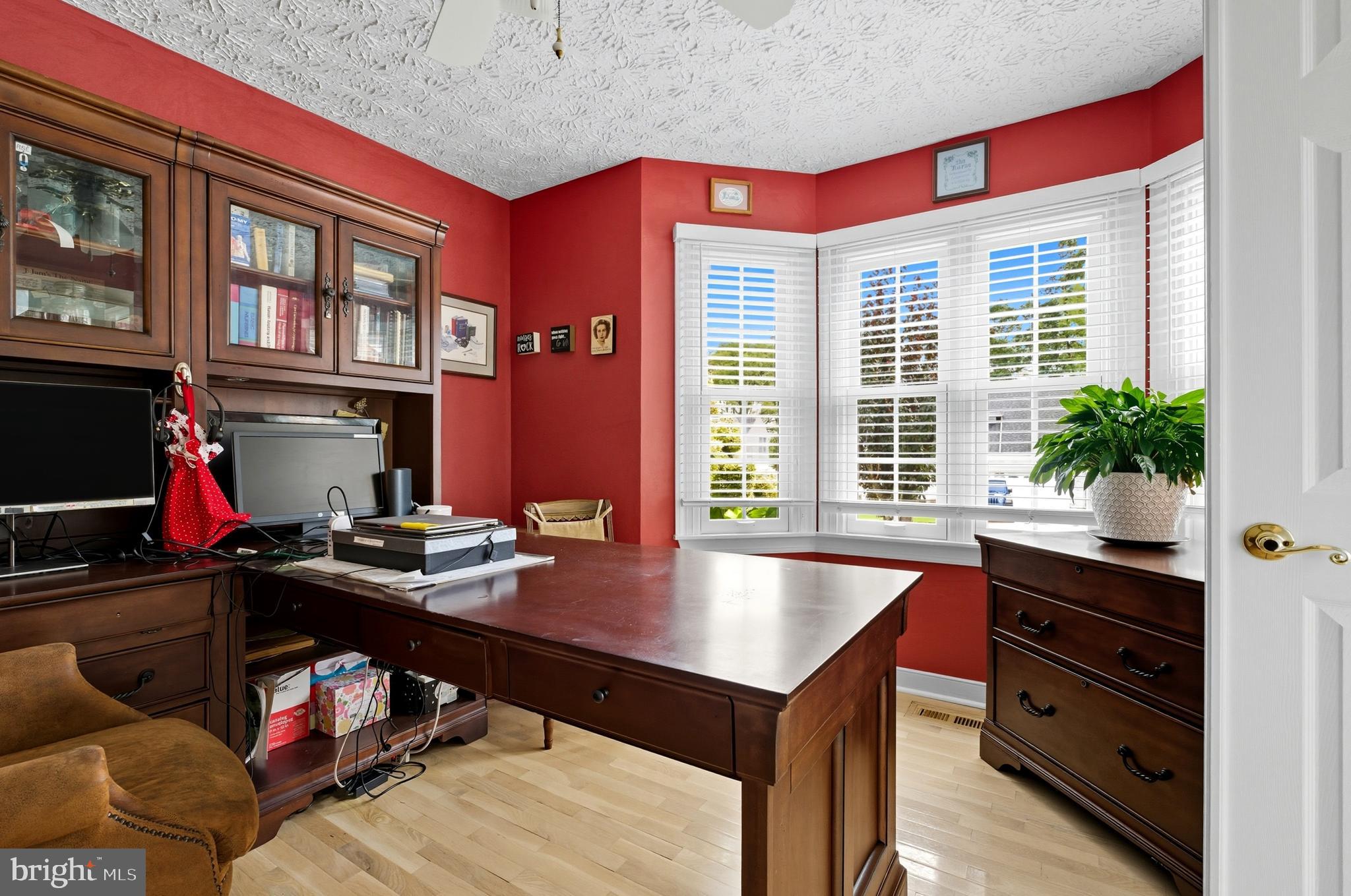 OVERVIEW MANOR - Residential