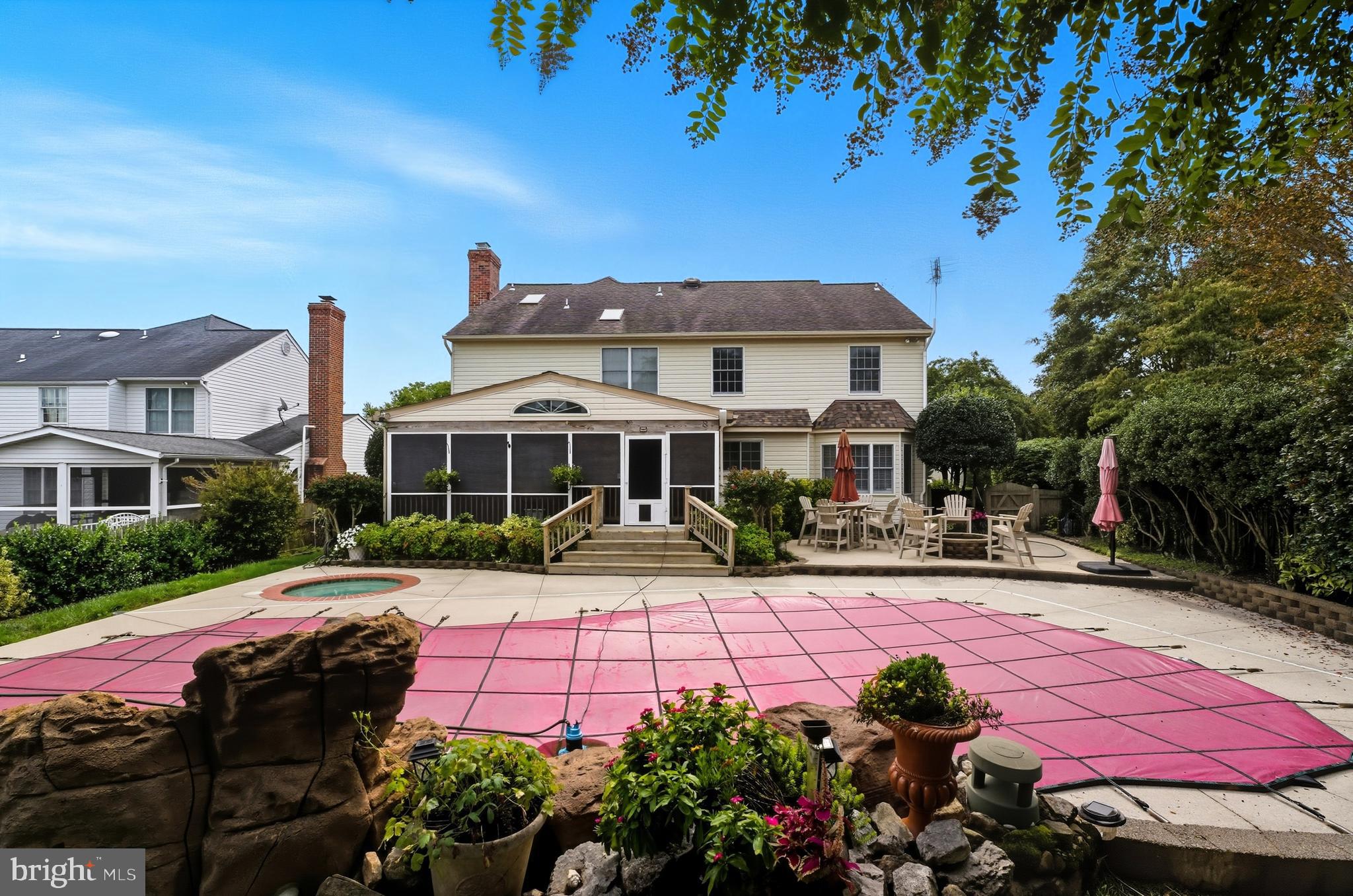 OVERVIEW MANOR - Residential