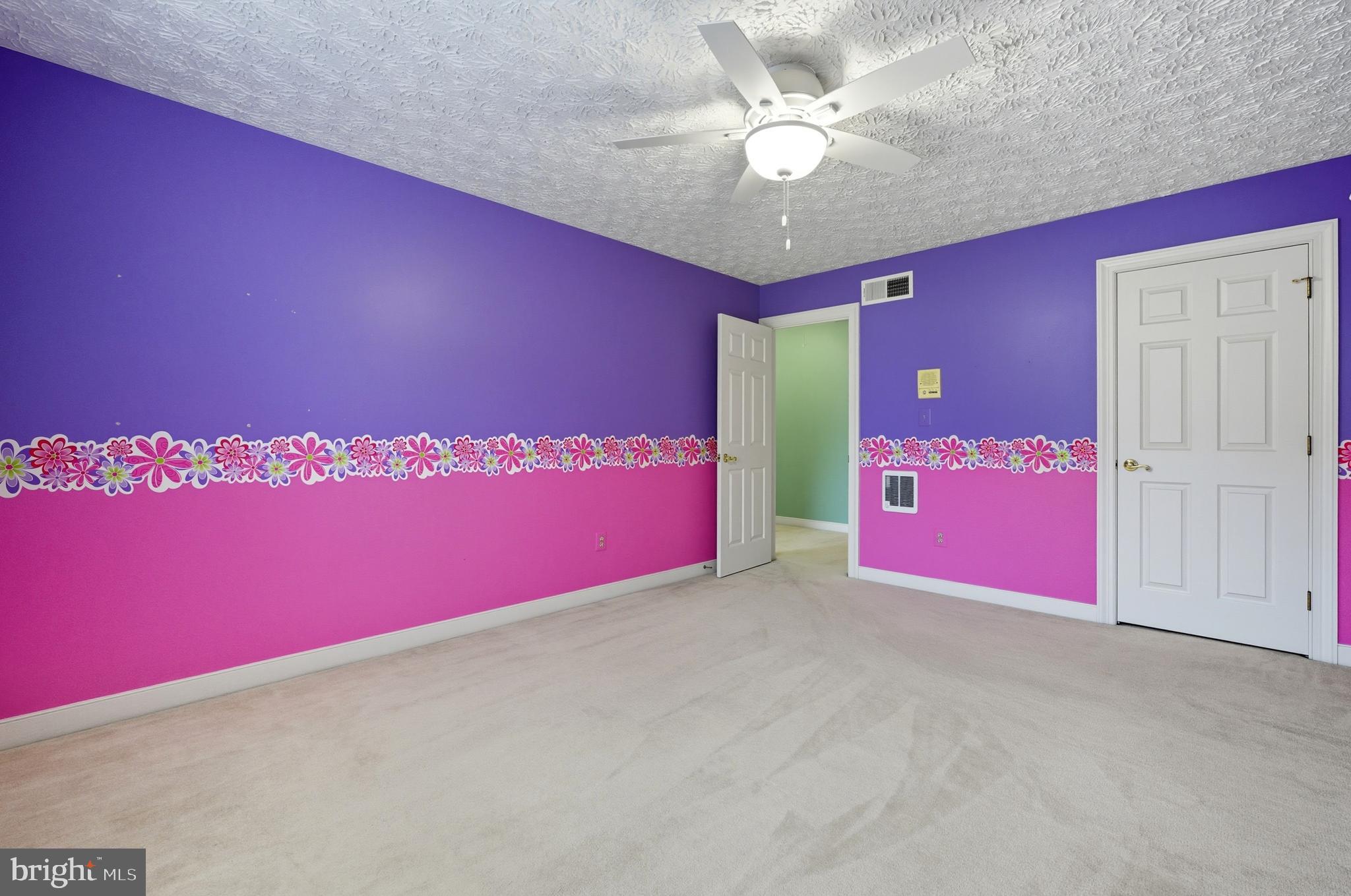 OVERVIEW MANOR - Residential