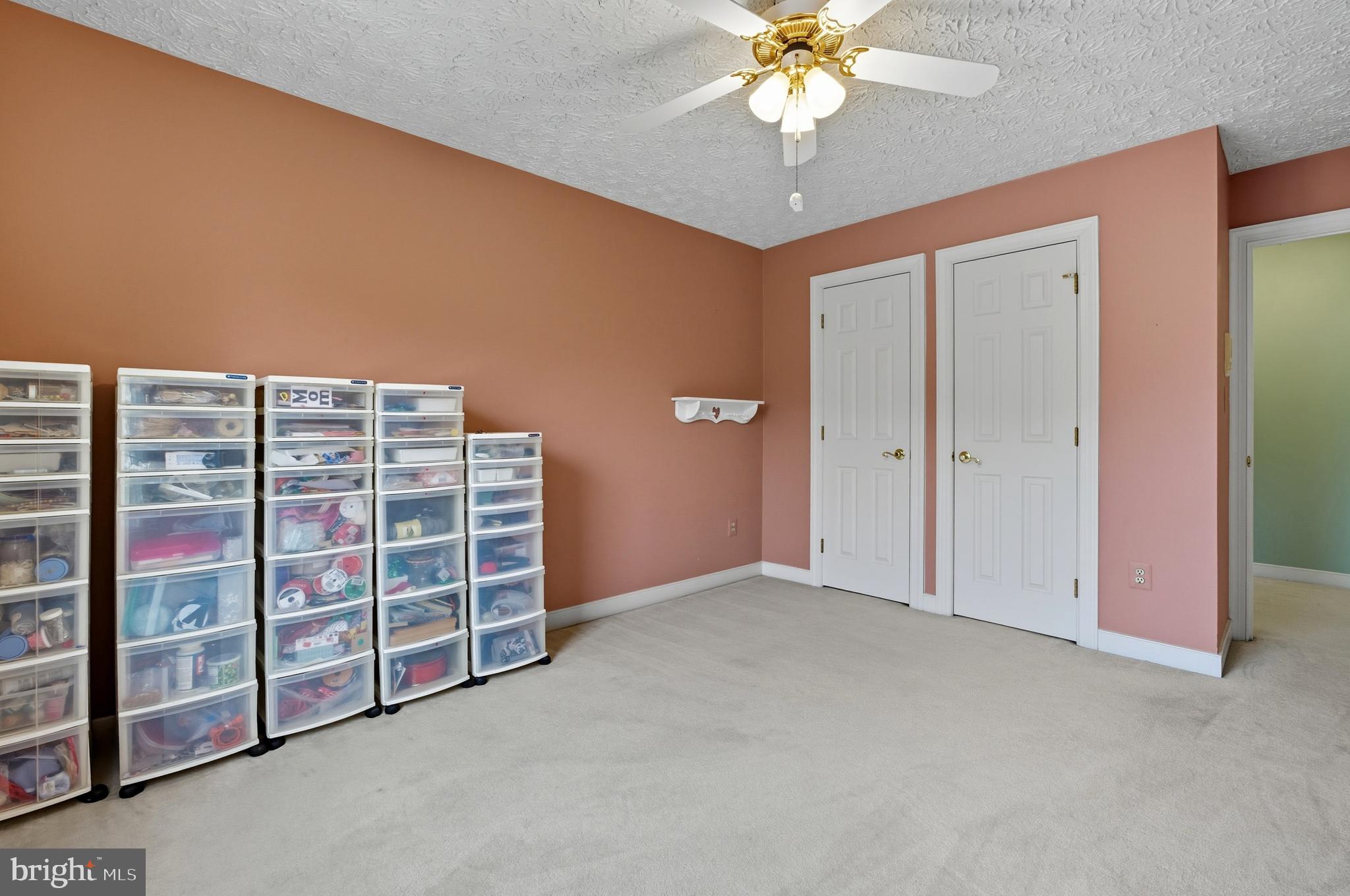 OVERVIEW MANOR - Residential