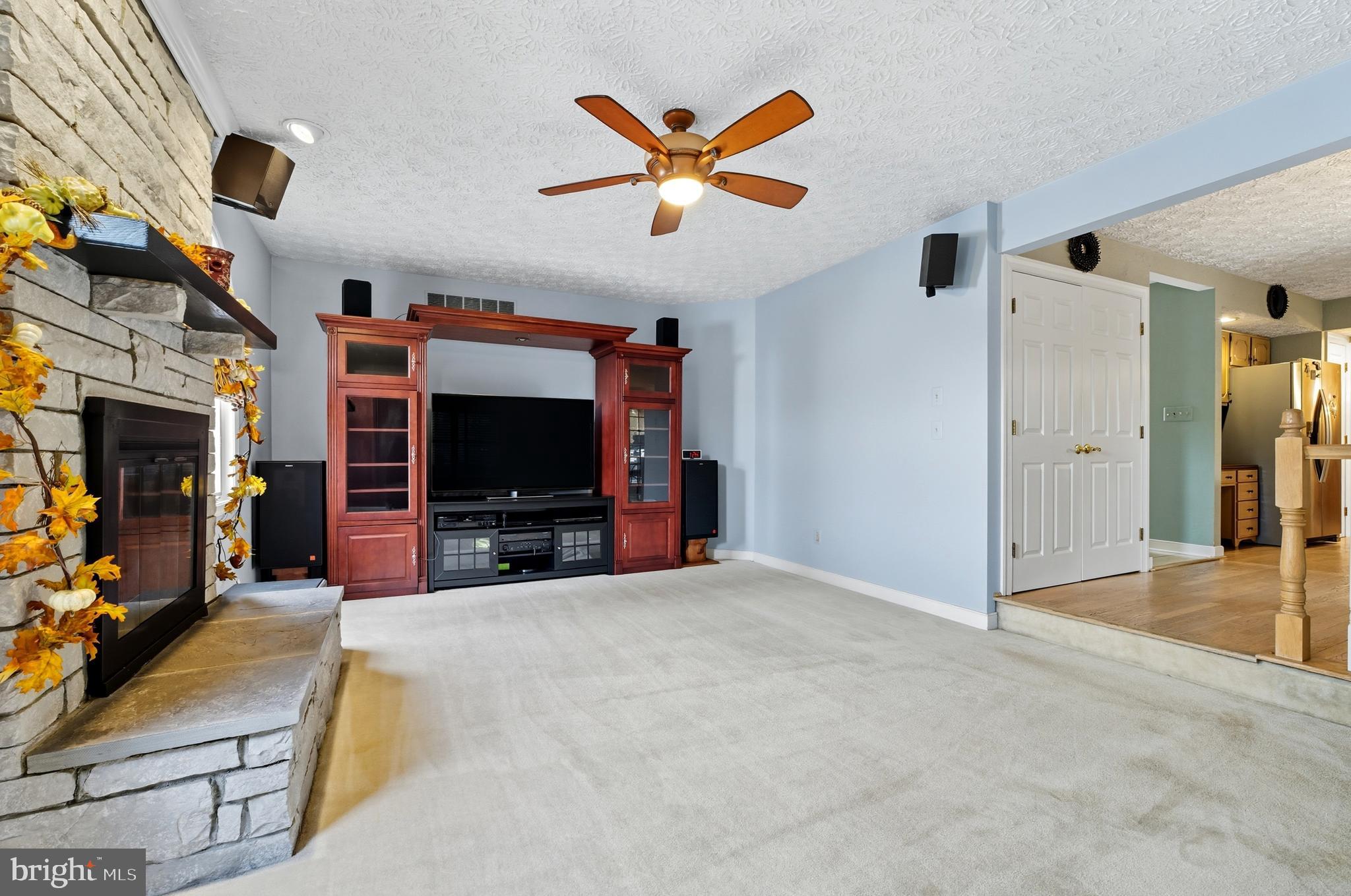 OVERVIEW MANOR - Residential