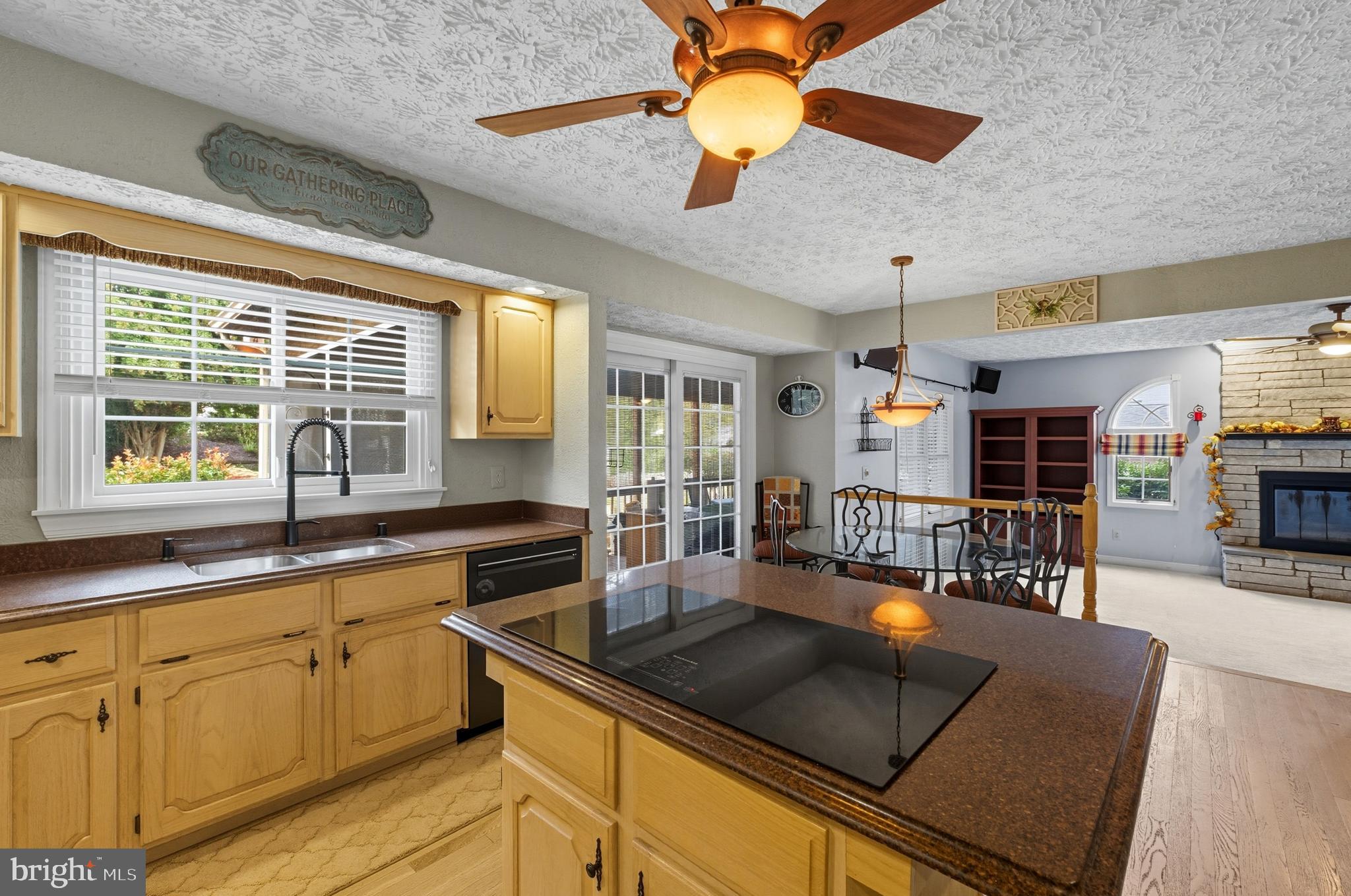 OVERVIEW MANOR - Residential