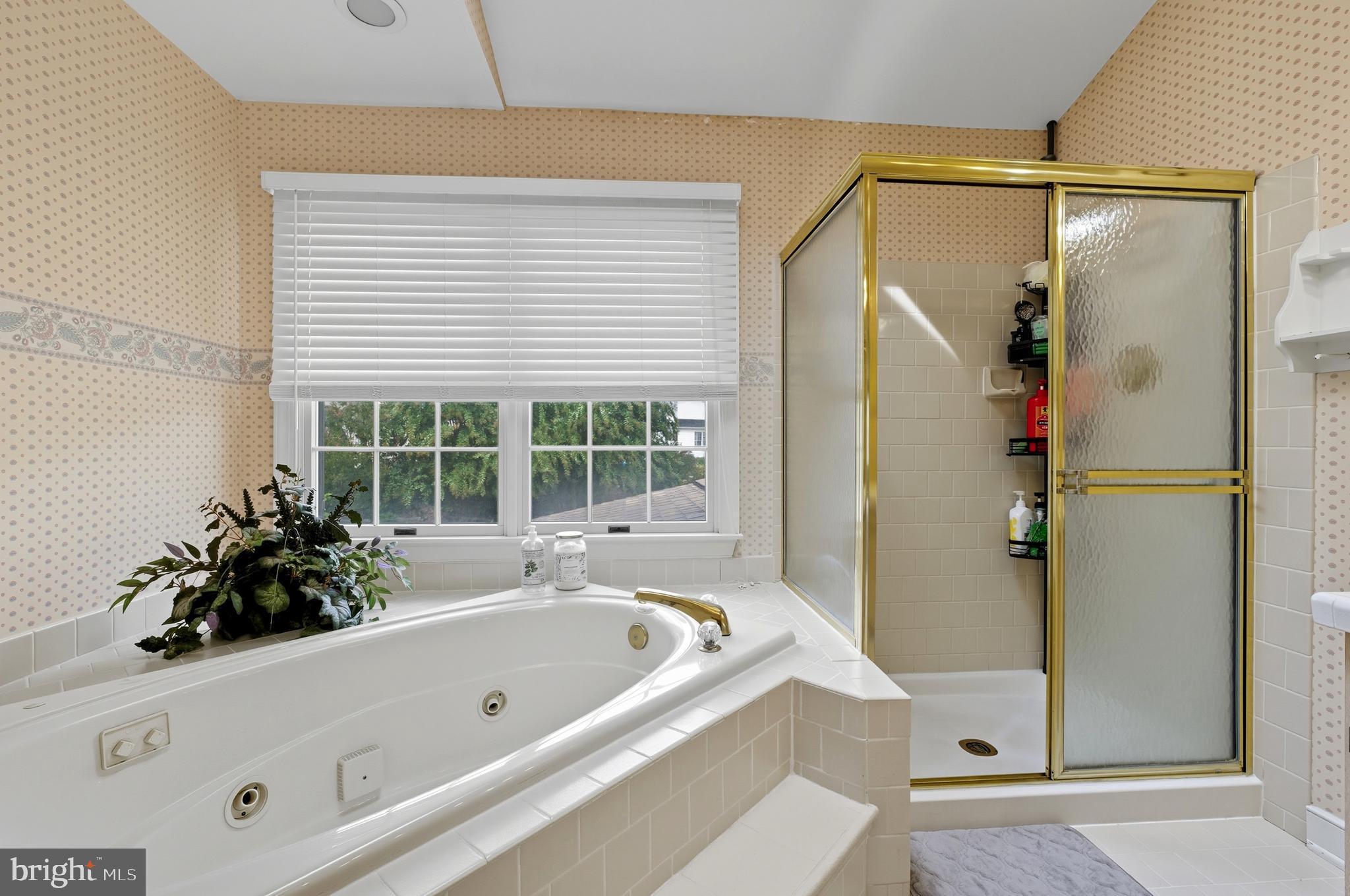 OVERVIEW MANOR - Residential