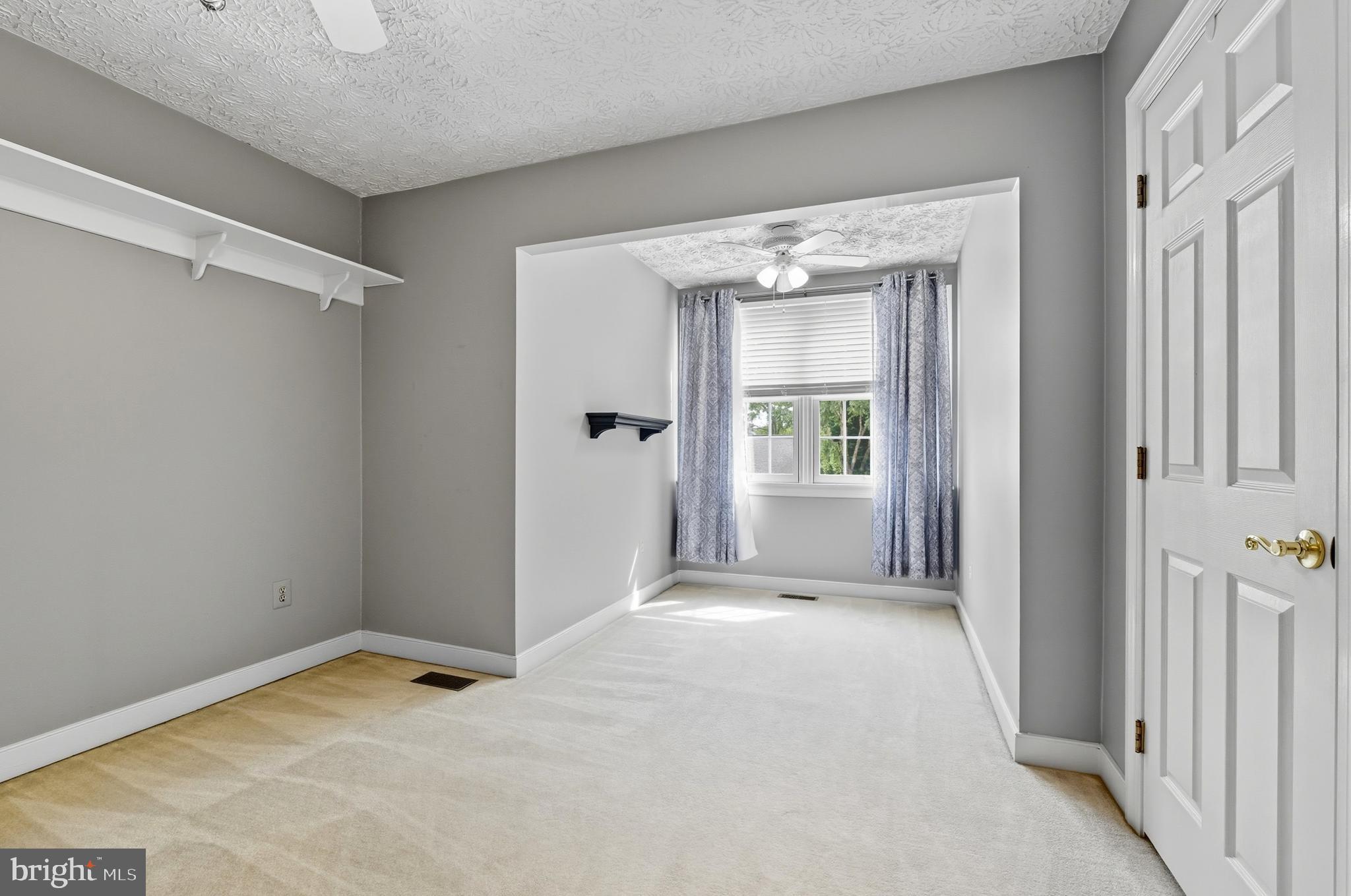 OVERVIEW MANOR - Residential