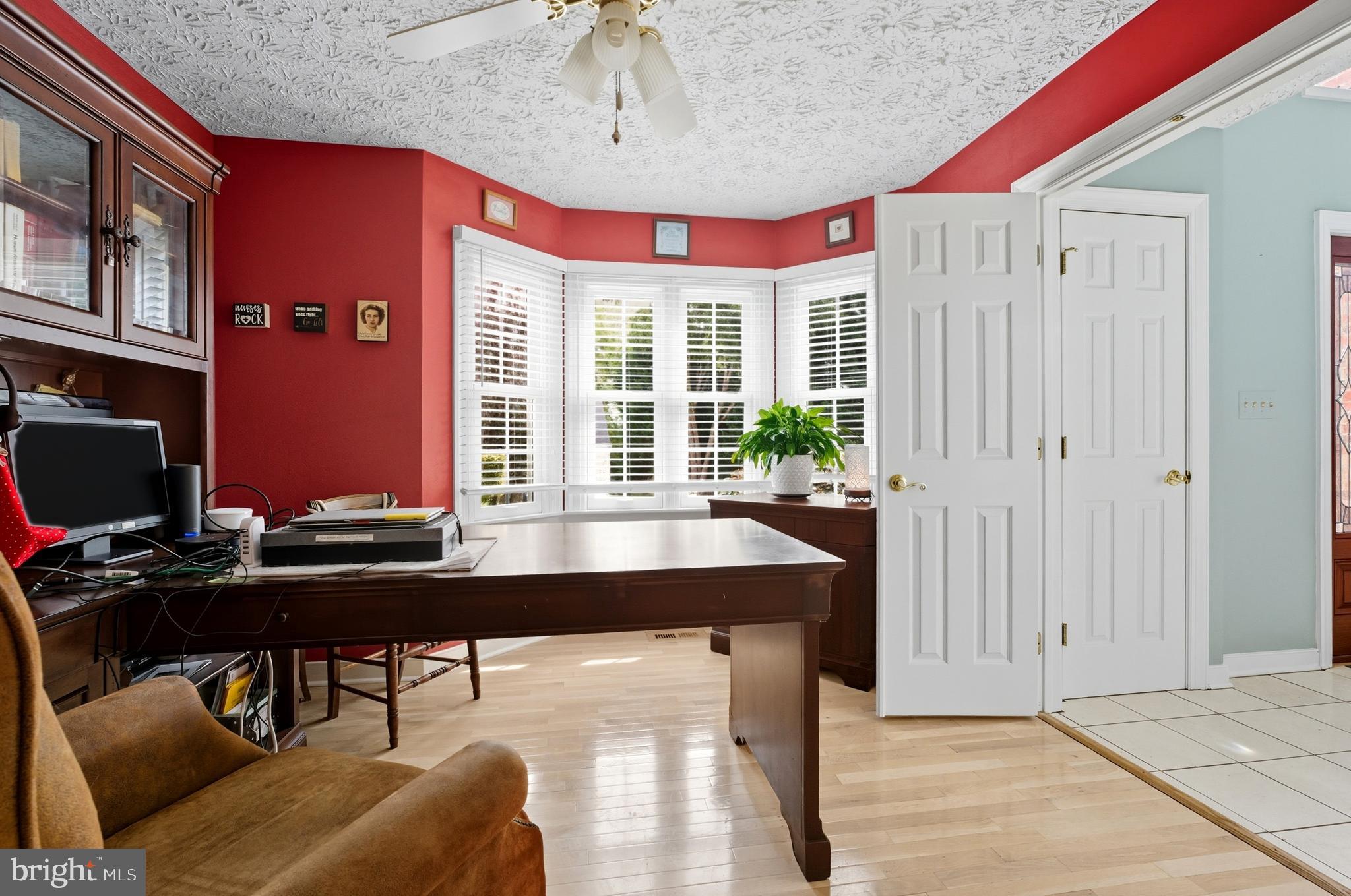 OVERVIEW MANOR - Residential