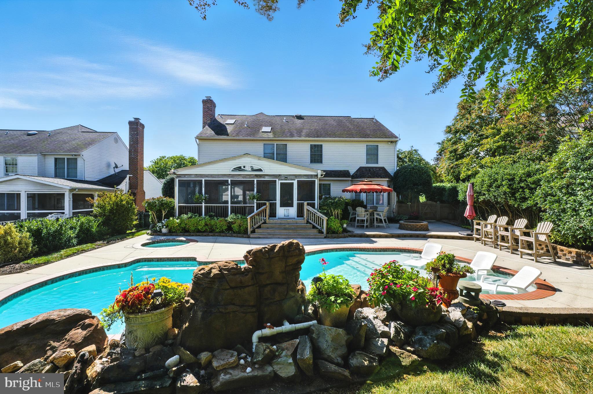 OVERVIEW MANOR - Residential