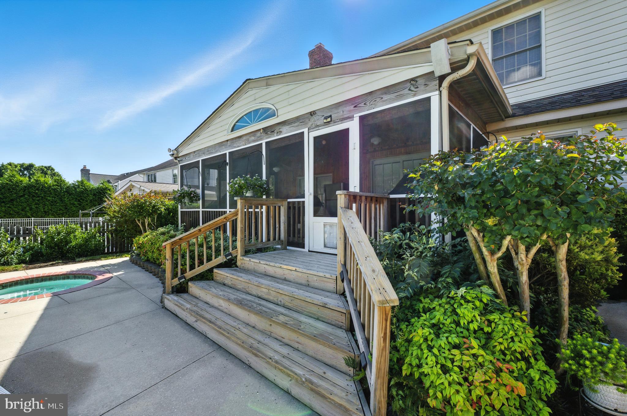 OVERVIEW MANOR - Residential