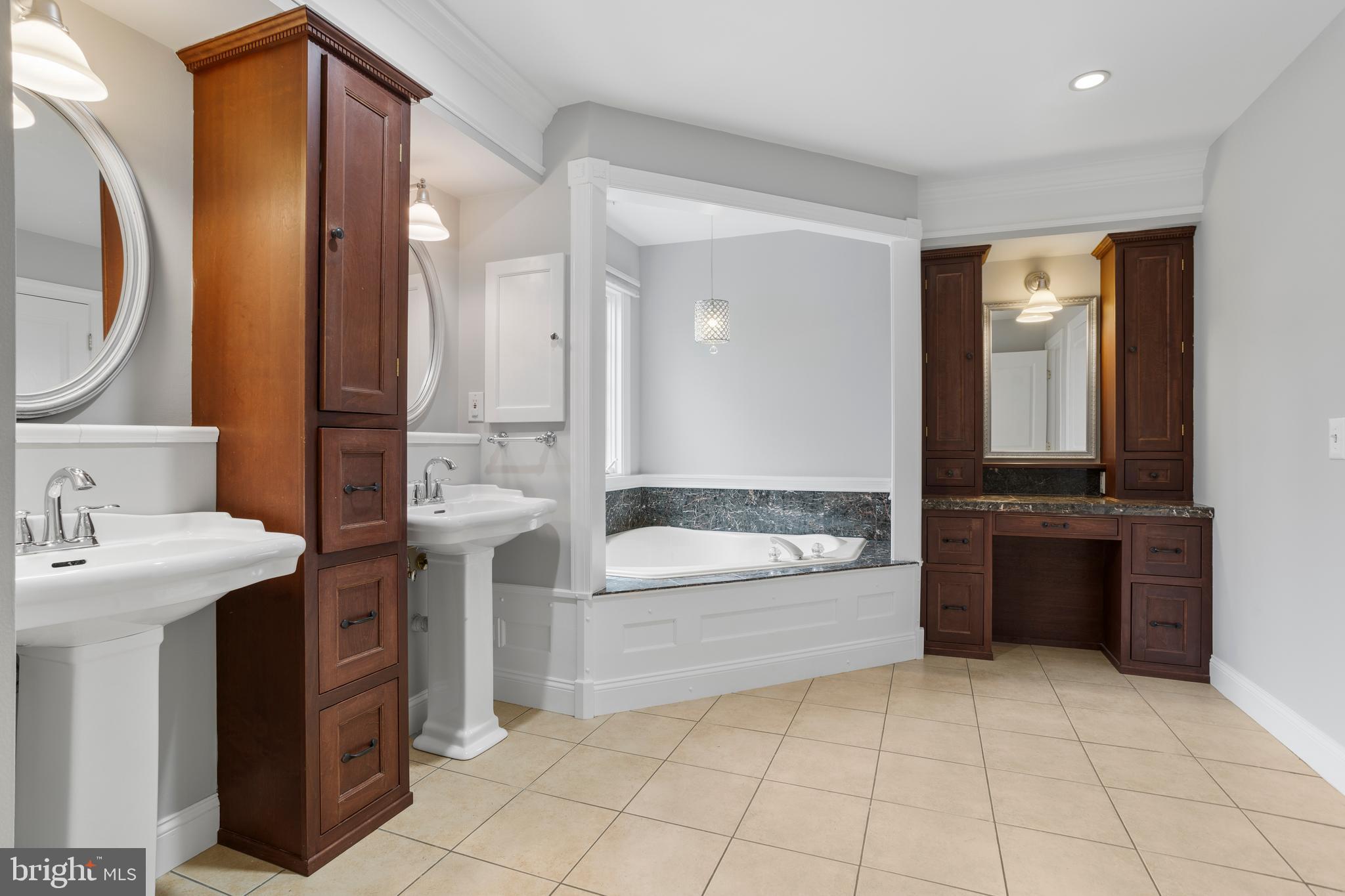 BROOKSIDE - Residential