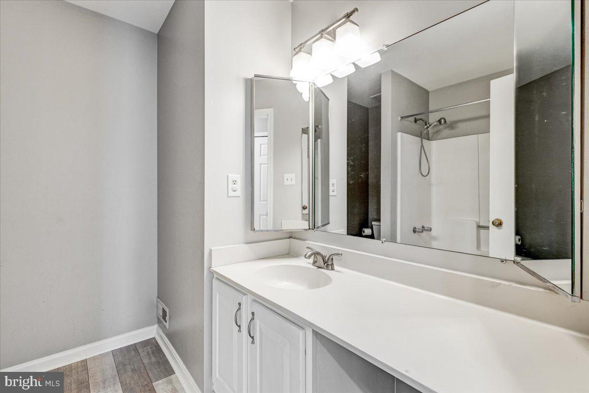 LANCASTER - Residential