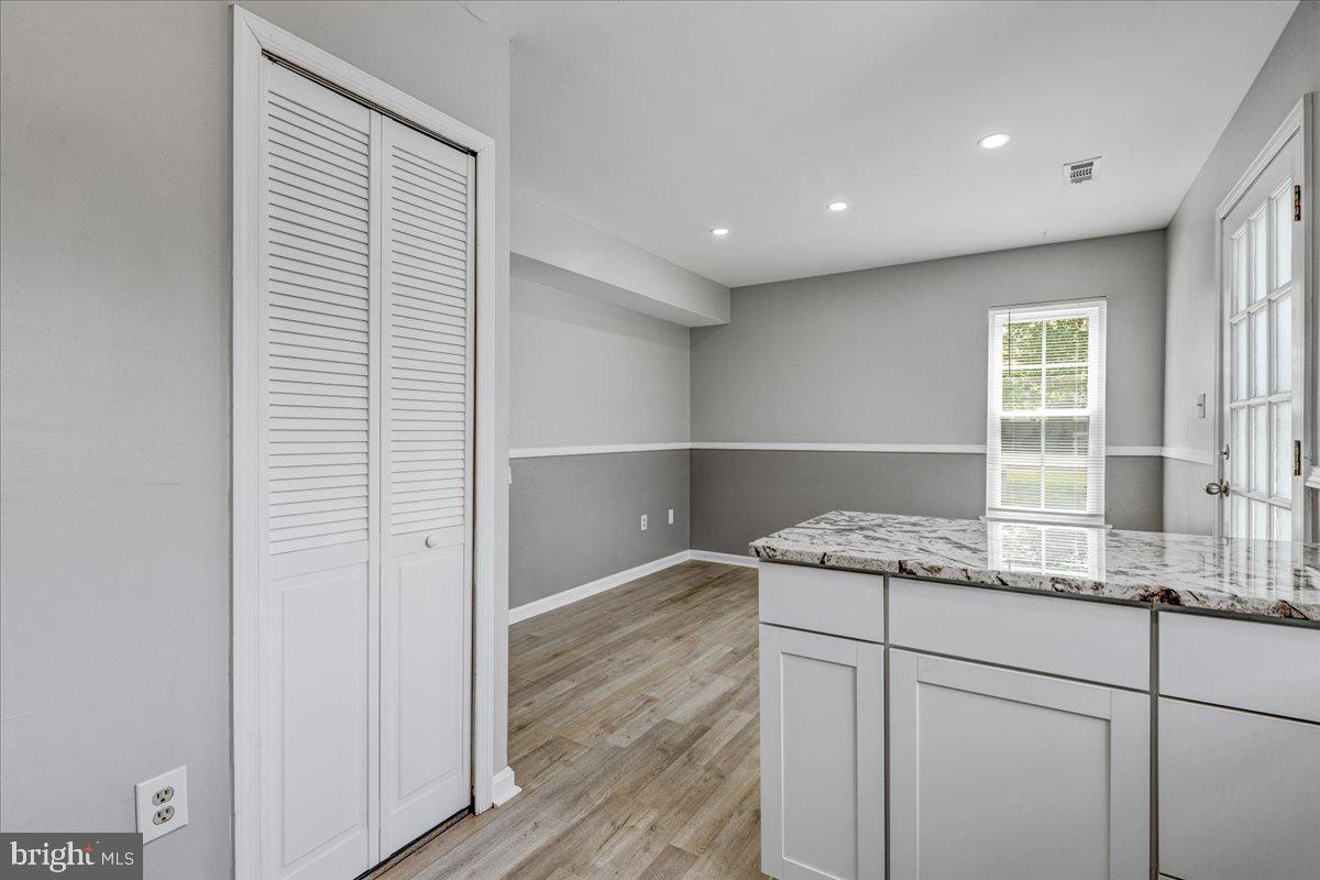 LANCASTER - Residential