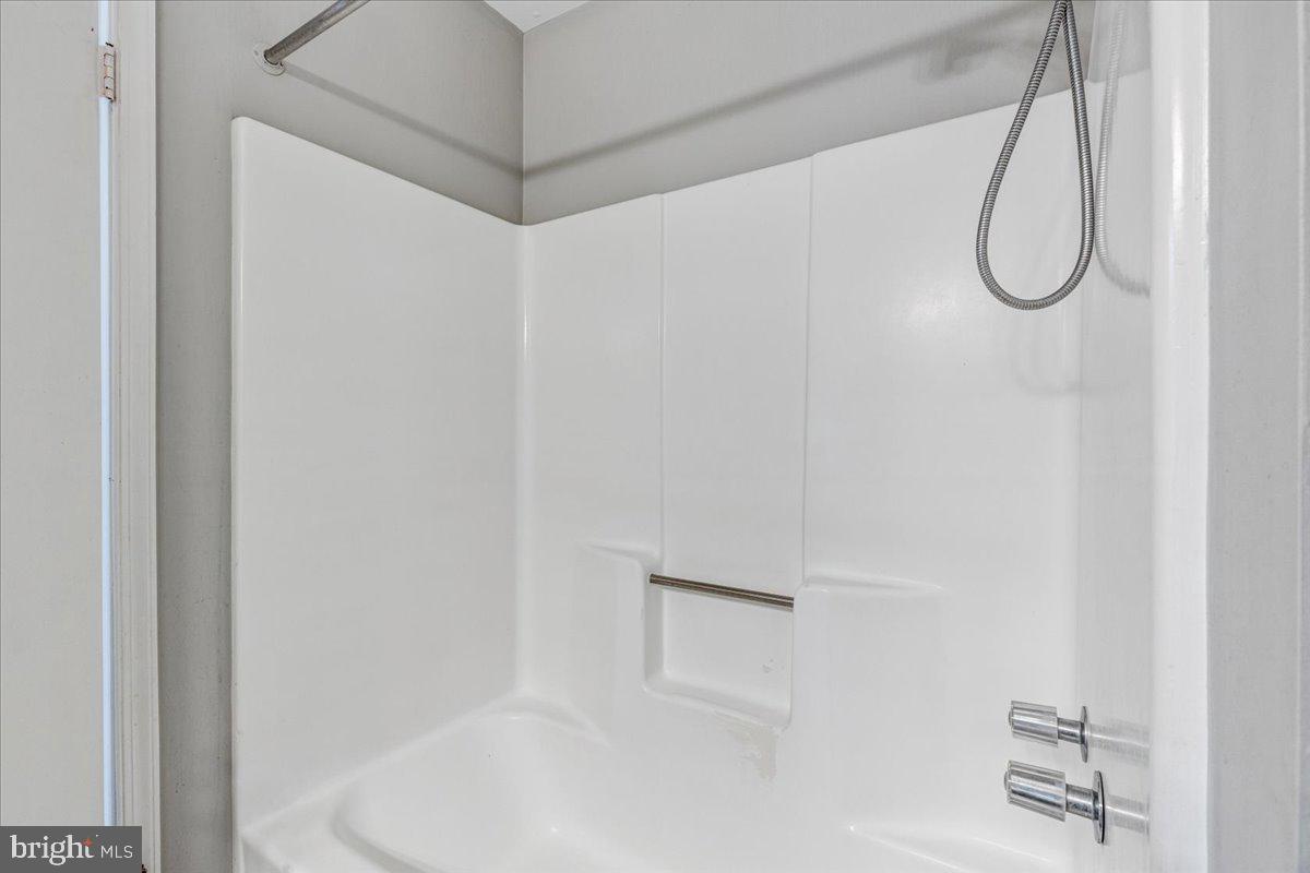 LANCASTER - Residential