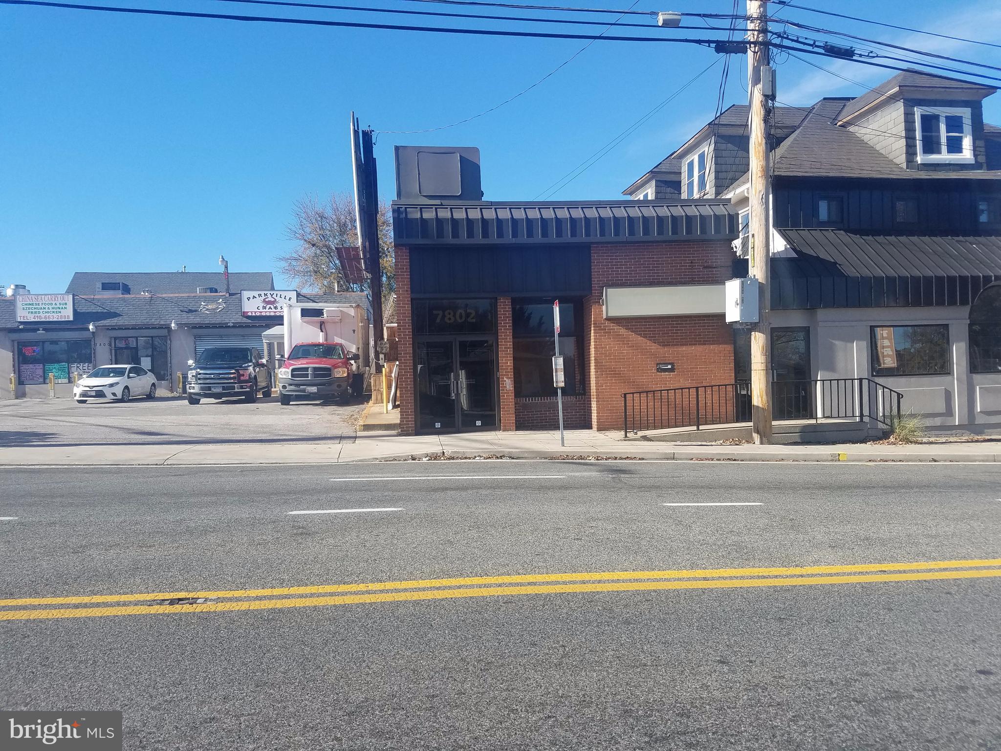 PARKVILLE - Commercial Lease