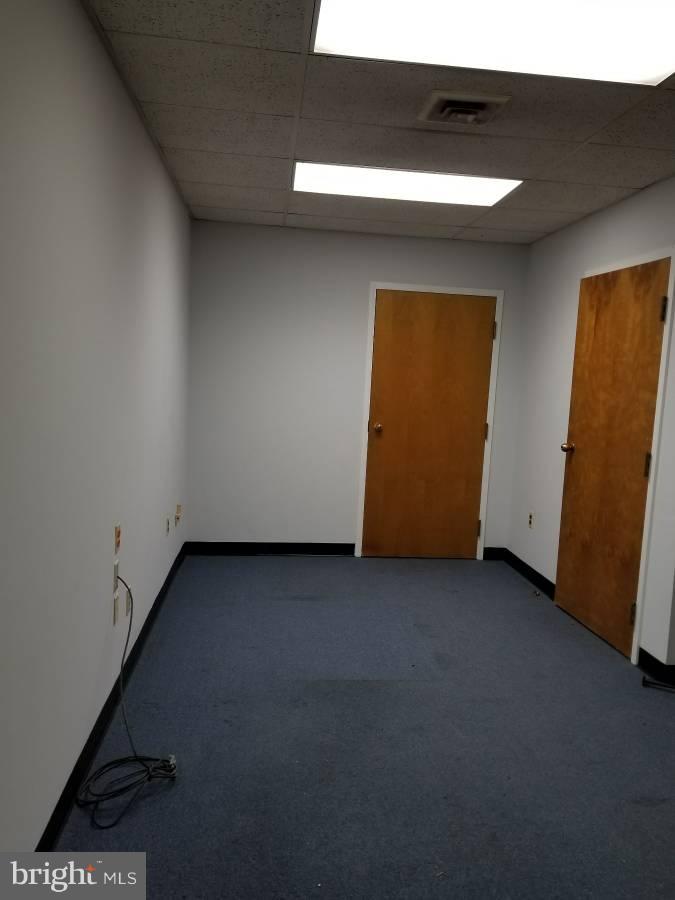 PARKVILLE - Commercial Lease