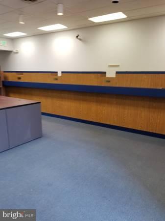 PARKVILLE - Commercial Lease