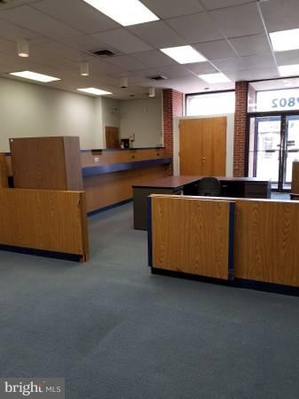 PARKVILLE - Commercial Lease