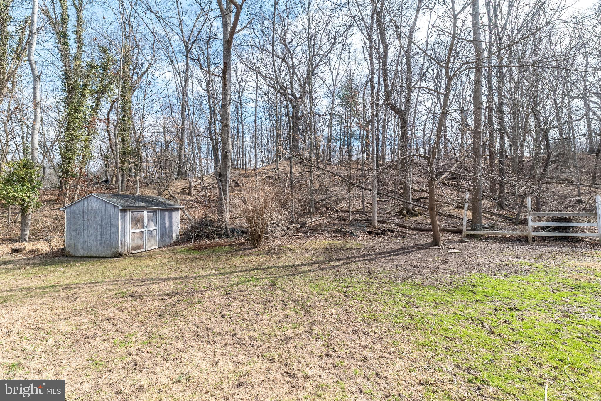 PEBBLE HILL - Residential