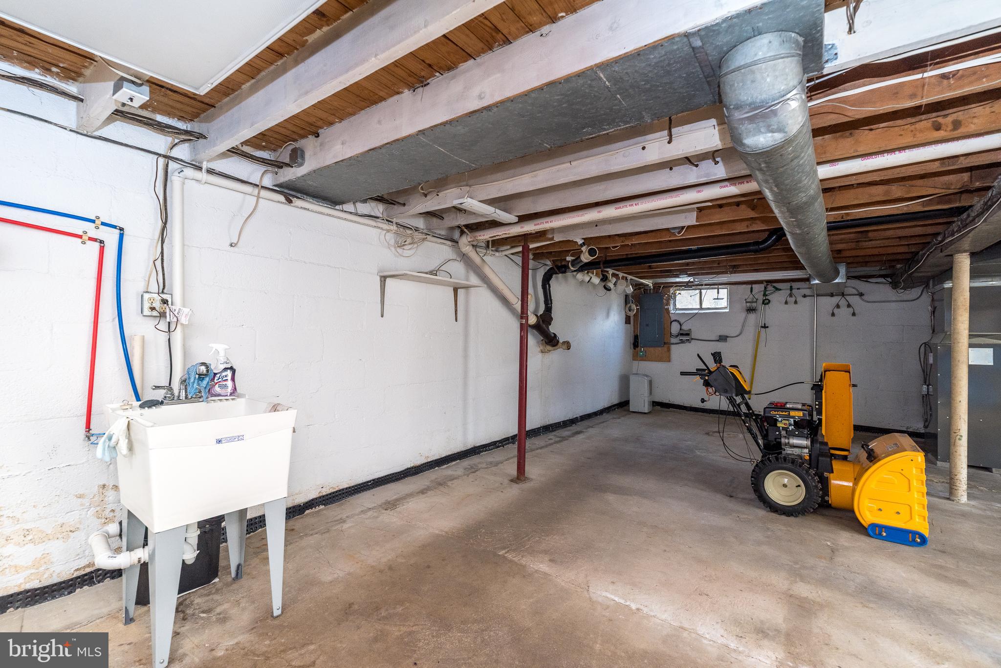 PEBBLE HILL - Residential