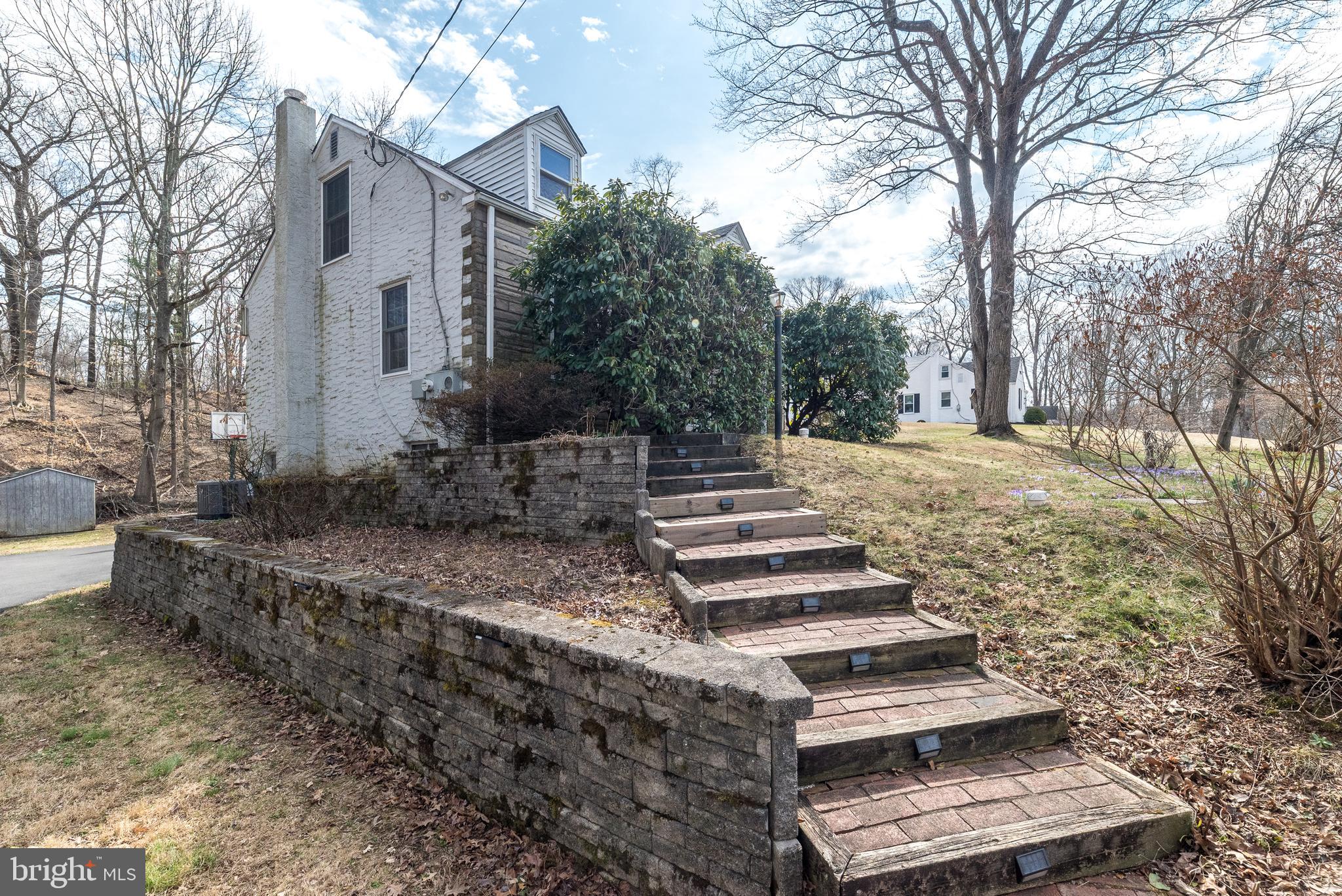 PEBBLE HILL - Residential