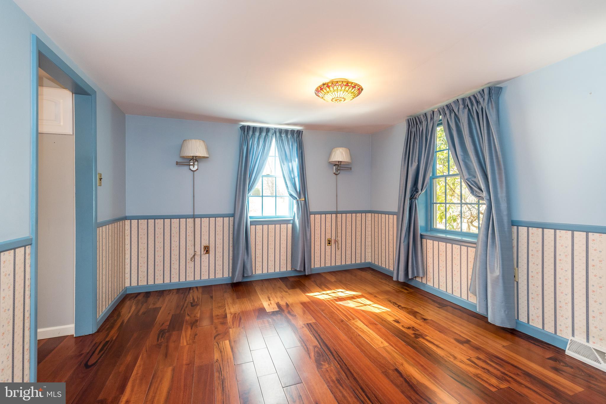 PEBBLE HILL - Residential