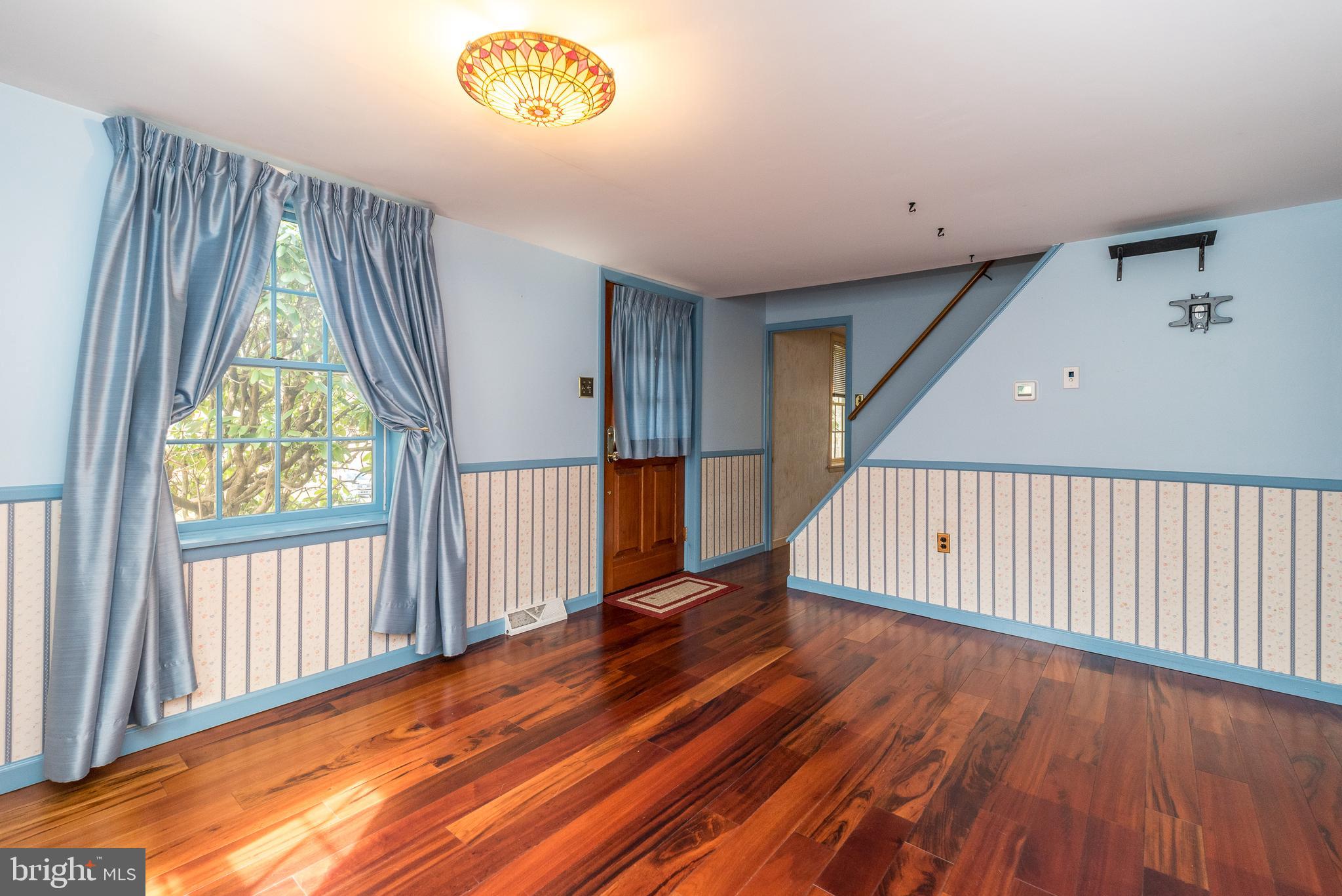 PEBBLE HILL - Residential