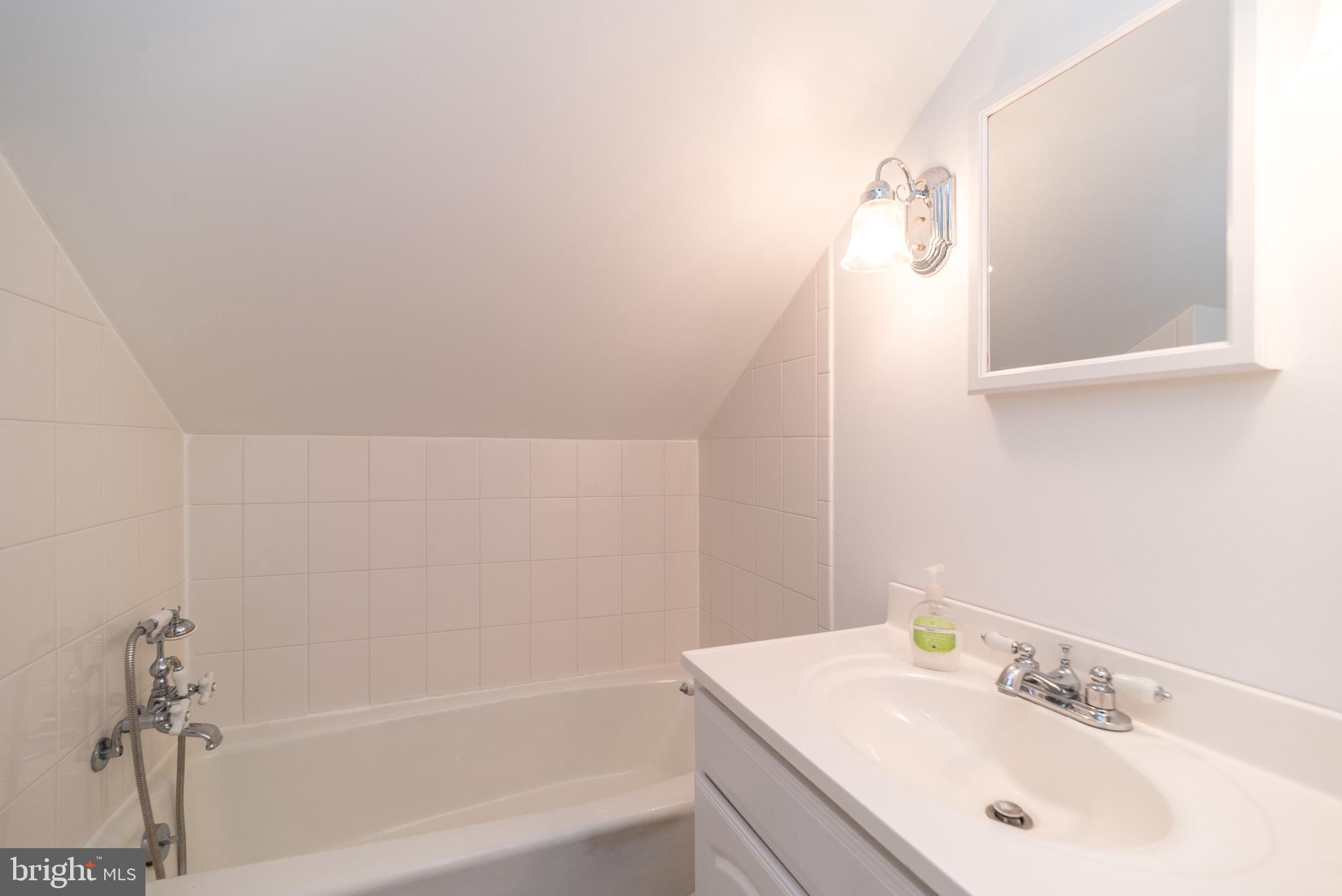 PEBBLE HILL - Residential