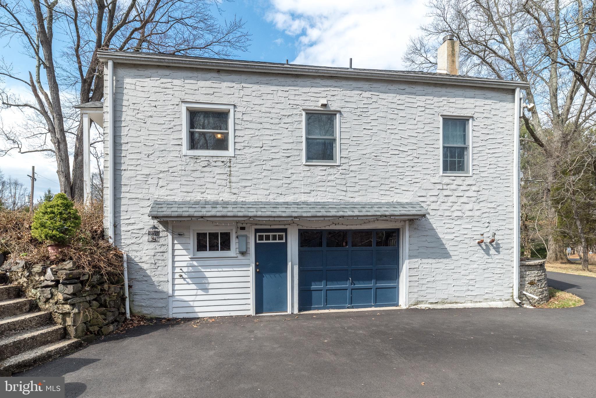 PEBBLE HILL - Residential