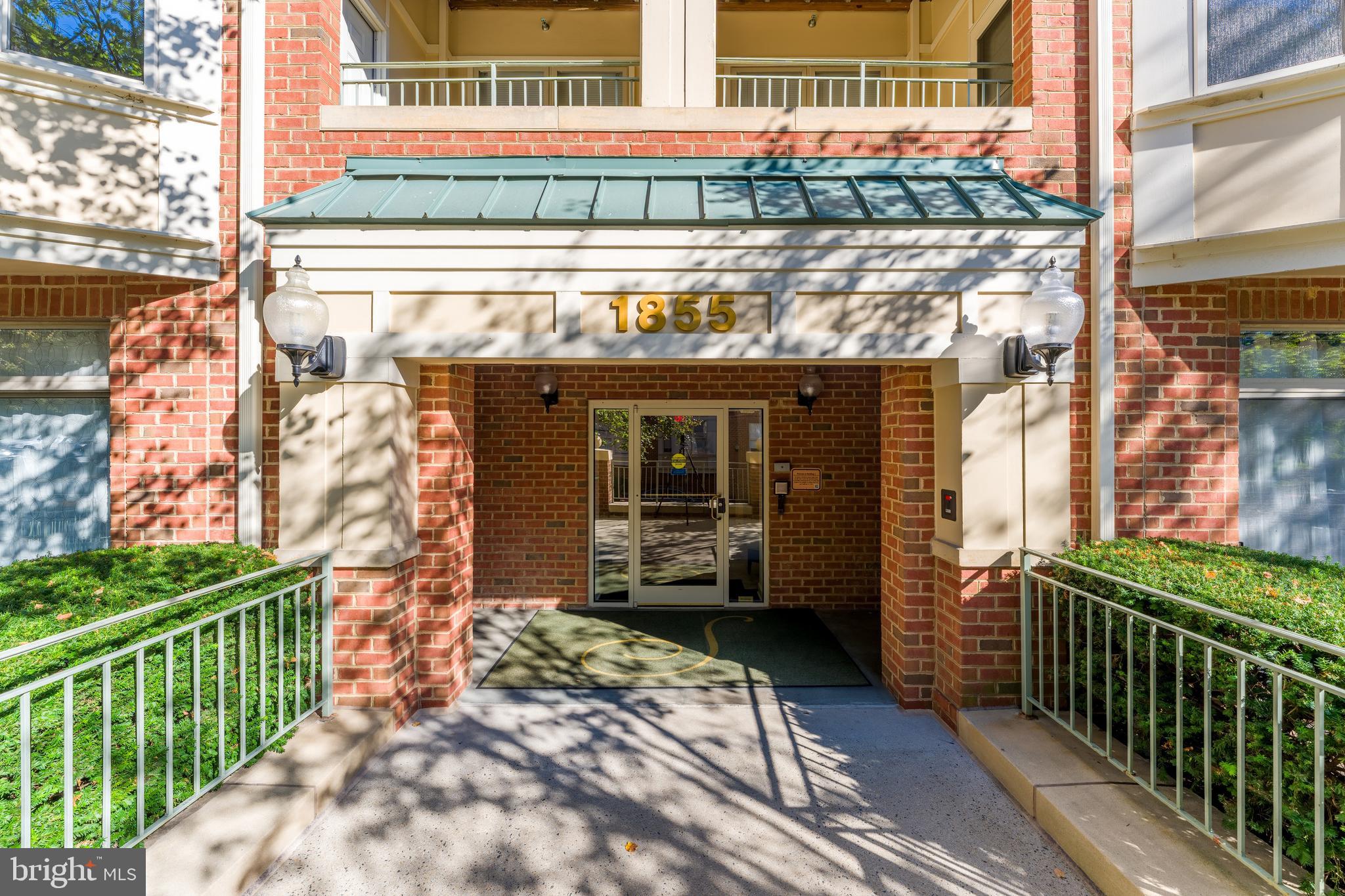 STRATFORD CONDOMINIUMS - Residential