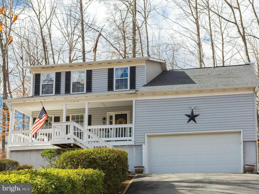 Conveniently Located in 1st Section of Amenity Filled, Water Front/Golf Course/Gated Community. Hardwoods Throughout Main Level, Wood Fireplace, Remodeled Baths, Upgrade Door Knobs & Hinges,Upgraded Light Fixtures, Deck,Fully Finished Basement w/luxury carpet, 5th BR with Windows & Extra Storage. Minutes to I-95, HOV,Commuter Lots,Stafford Hospital "SMART HOME-Home Network w/CAT 6, est. value $5k.