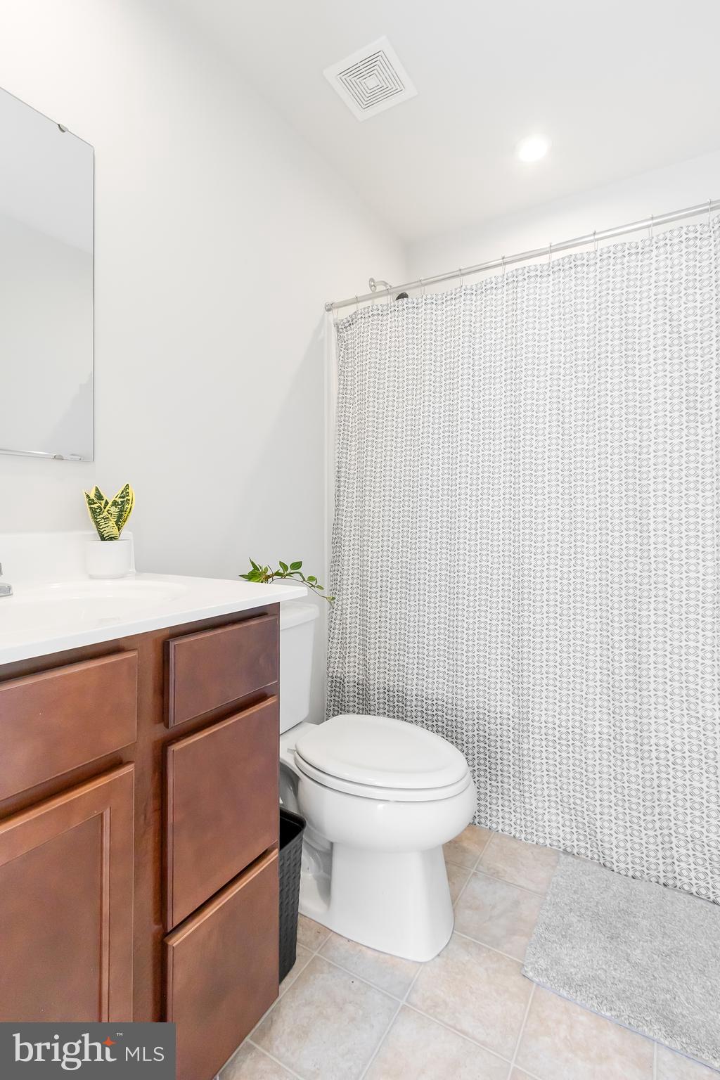 THE LAKES AT MARTINSBURG - Residential