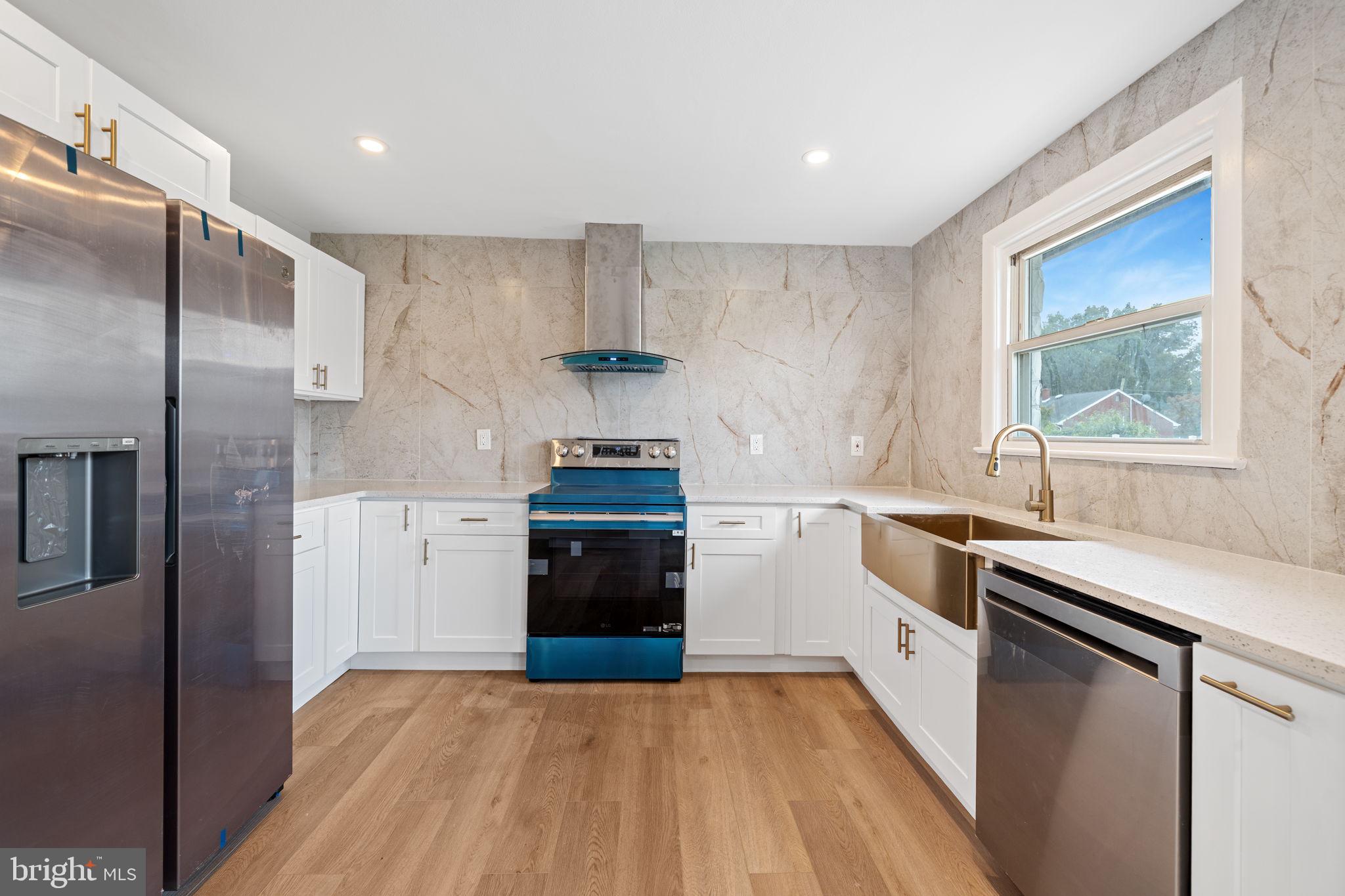 1381 DEUTZ AVENUE