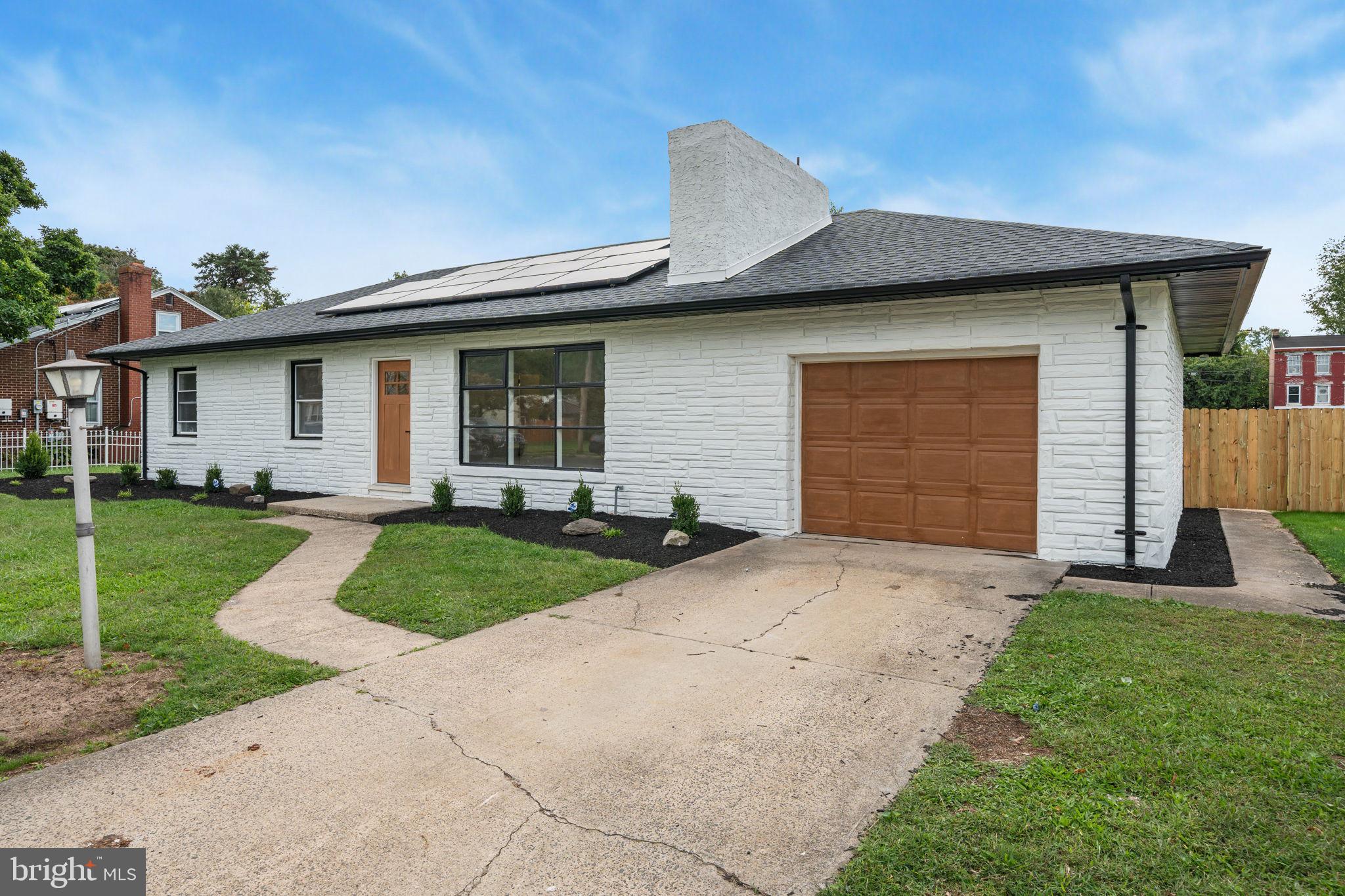 1381 DEUTZ AVENUE