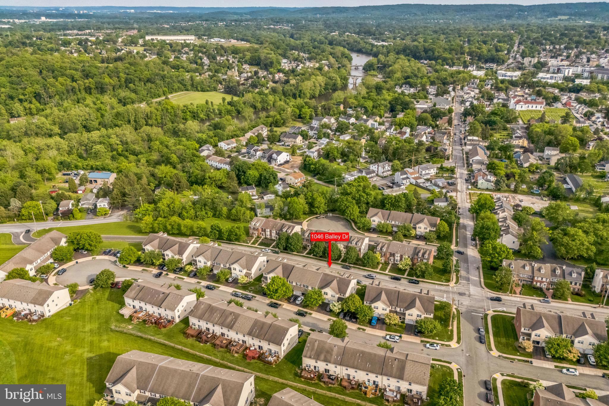COURT AT THE LEDGES - Residential