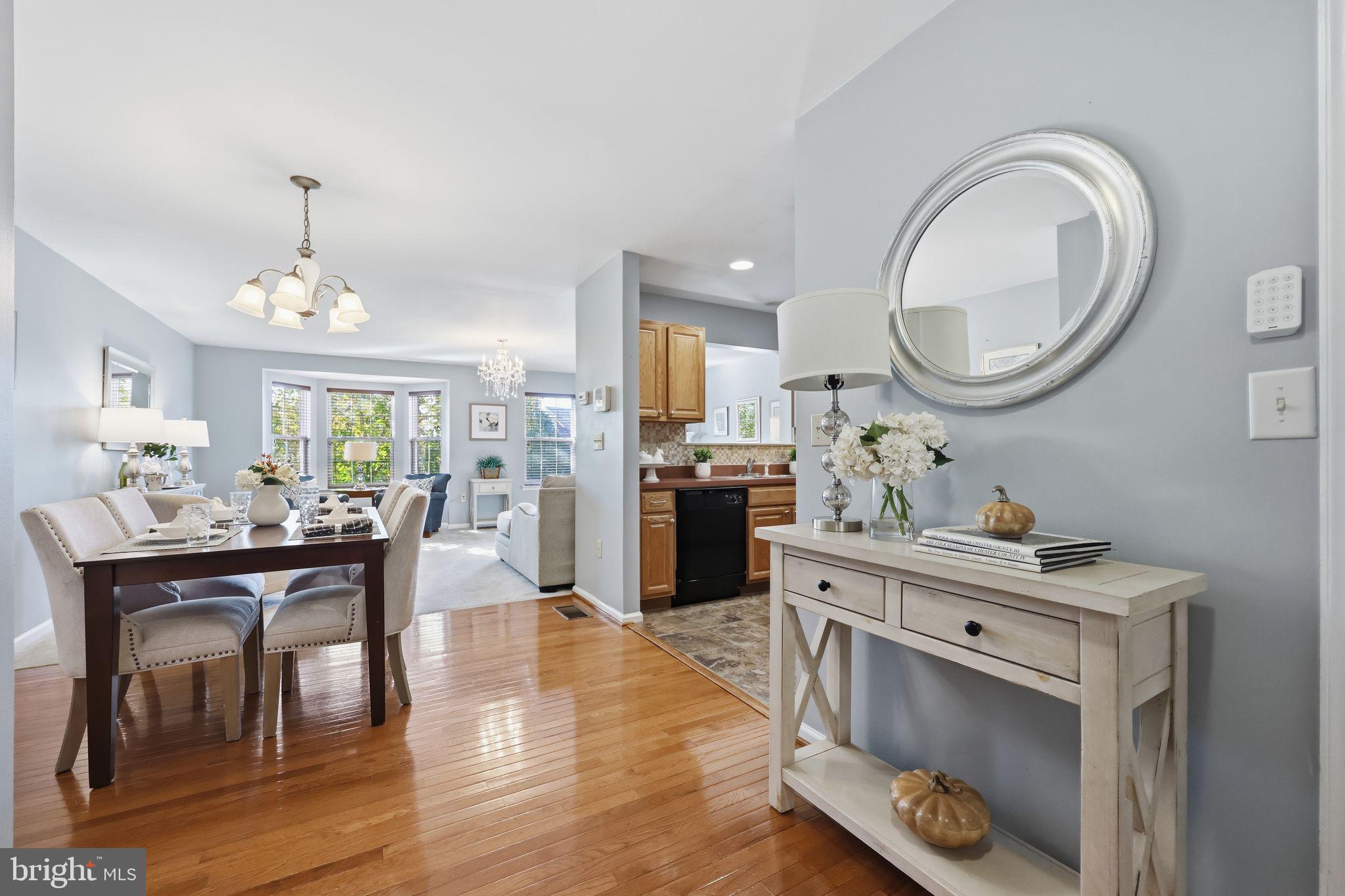 COURT AT THE LEDGES - Residential