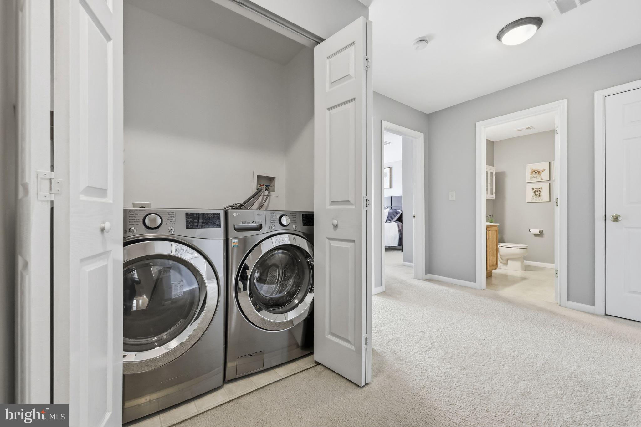 COURT AT THE LEDGES - Residential