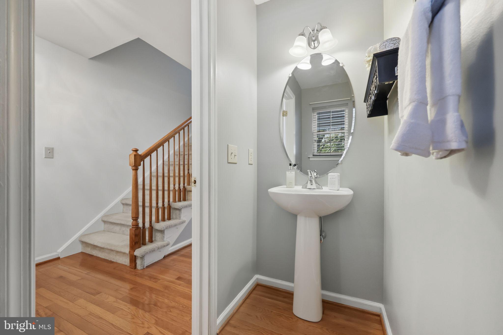 COURT AT THE LEDGES - Residential