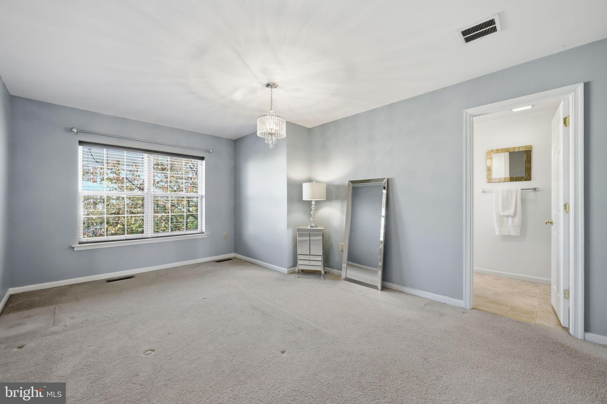 COURT AT THE LEDGES - Residential