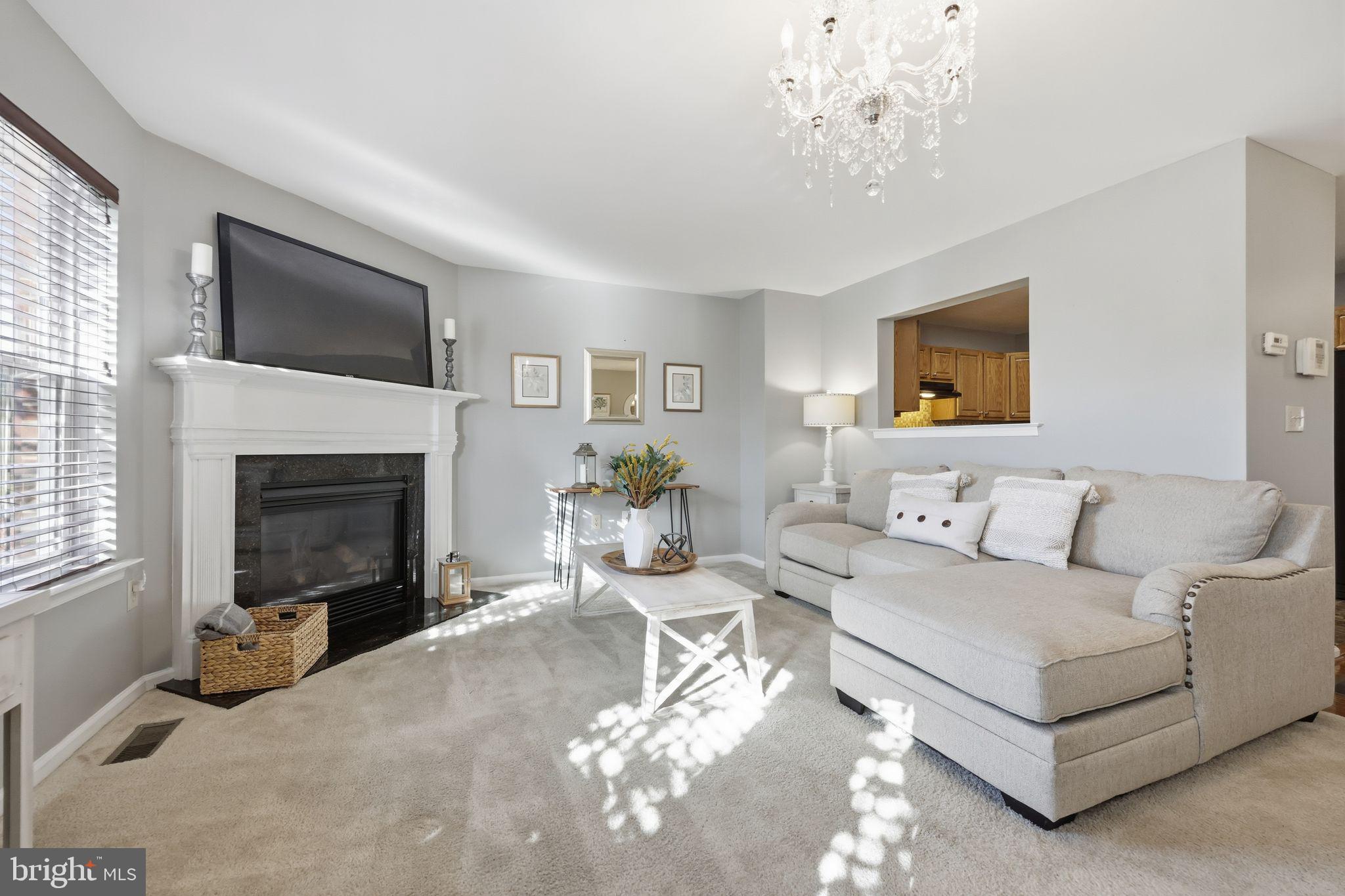 COURT AT THE LEDGES - Residential